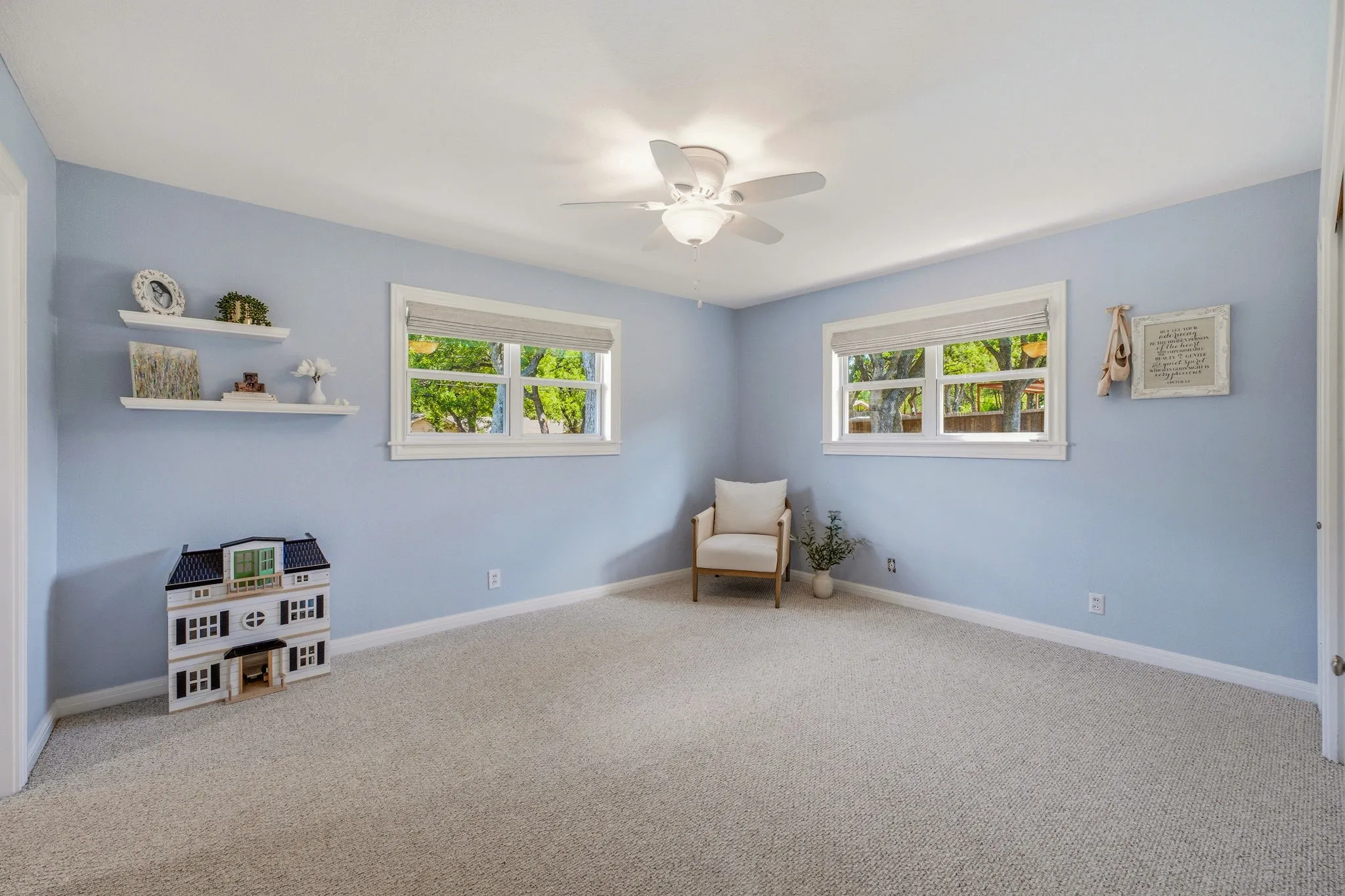 Single Family Residence For Sale in Young County , 1423 Oak Hills Drive, Graham, Texas 76450, 3 Bedroom, 3 Bathroom, 1 Garage spaces, 3,060 Sqft, built in 1965, mls#21332710, Real Estate Agent in Graham, Homes For Sale in Young county, Homes For Sale in Graham, Realtor in Graham Texas, Real Estate Brokerage Independent Realty Texas, Luminita Cordes Realtor