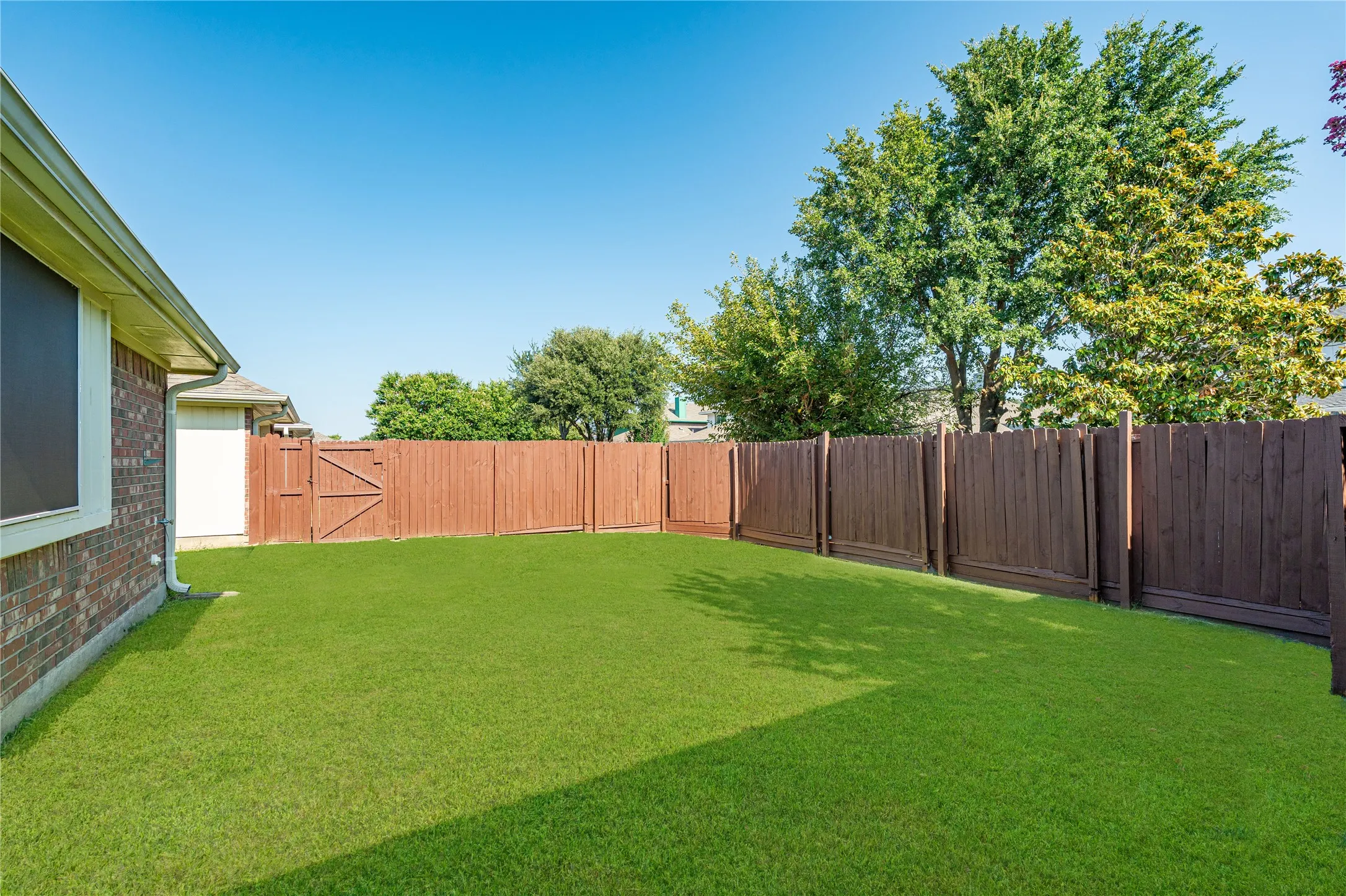 Single Family Residence For Sale in Collin County , 4912 Basil Drive, Mc Kinney, Texas 75070, 4 Bedroom, 2 Bathroom, 2 Garage spaces, 2,231 Sqft, built in 1998, mls#21333409, Real Estate Agent in Mc Kinney, Homes For Sale in Collin county, Homes For Sale in Mc Kinney, Realtor in Mc Kinney Texas, Real Estate Brokerage Independent Realty Texas, Luminita Cordes Realtor