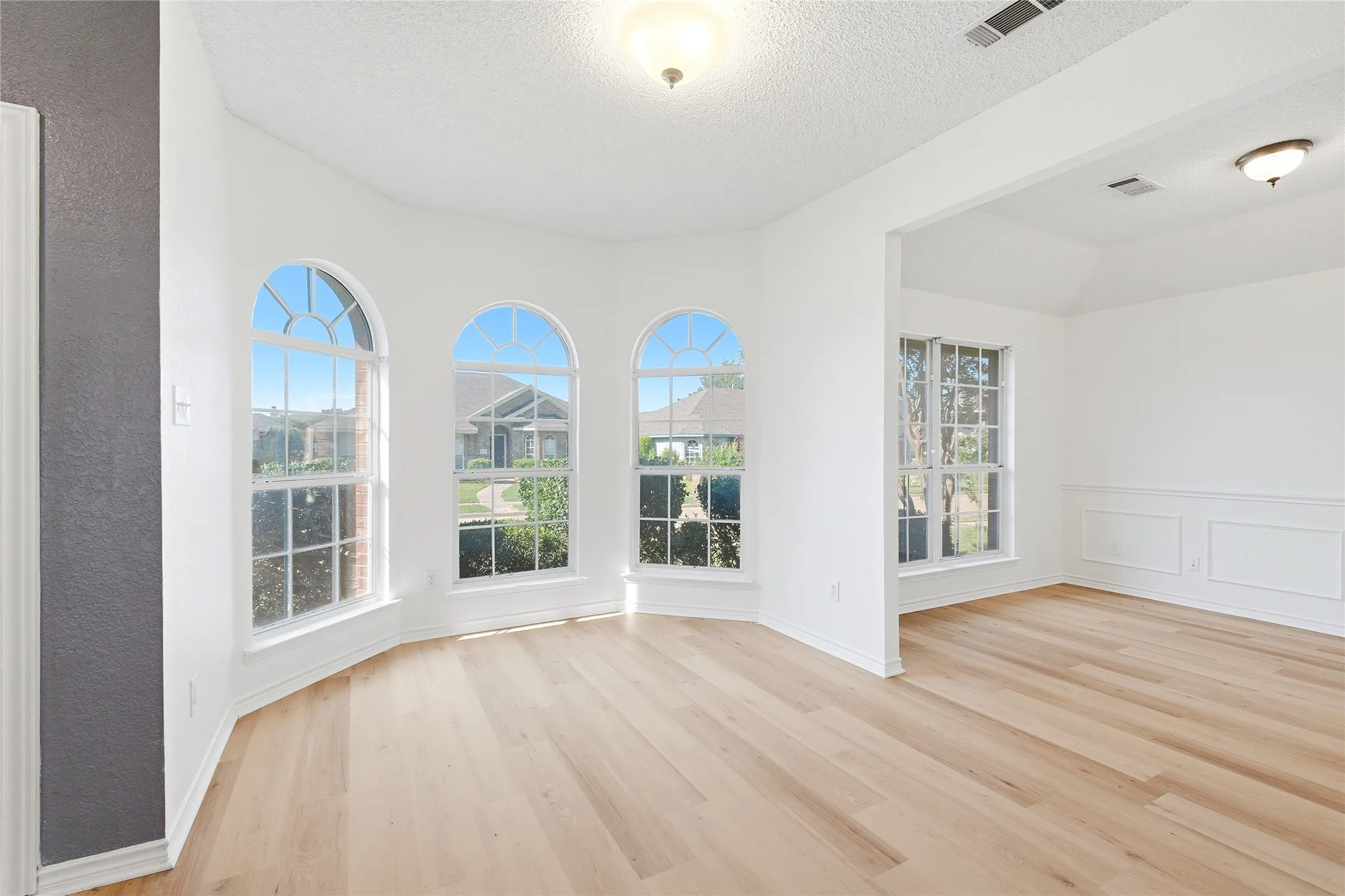 Single Family Residence For Sale in Collin County , 4912 Basil Drive, Mc Kinney, Texas 75070, 4 Bedroom, 2 Bathroom, 2 Garage spaces, 2,231 Sqft, built in 1998, mls#21333409, Real Estate Agent in Mc Kinney, Homes For Sale in Collin county, Homes For Sale in Mc Kinney, Realtor in Mc Kinney Texas, Real Estate Brokerage Independent Realty Texas, Luminita Cordes Realtor