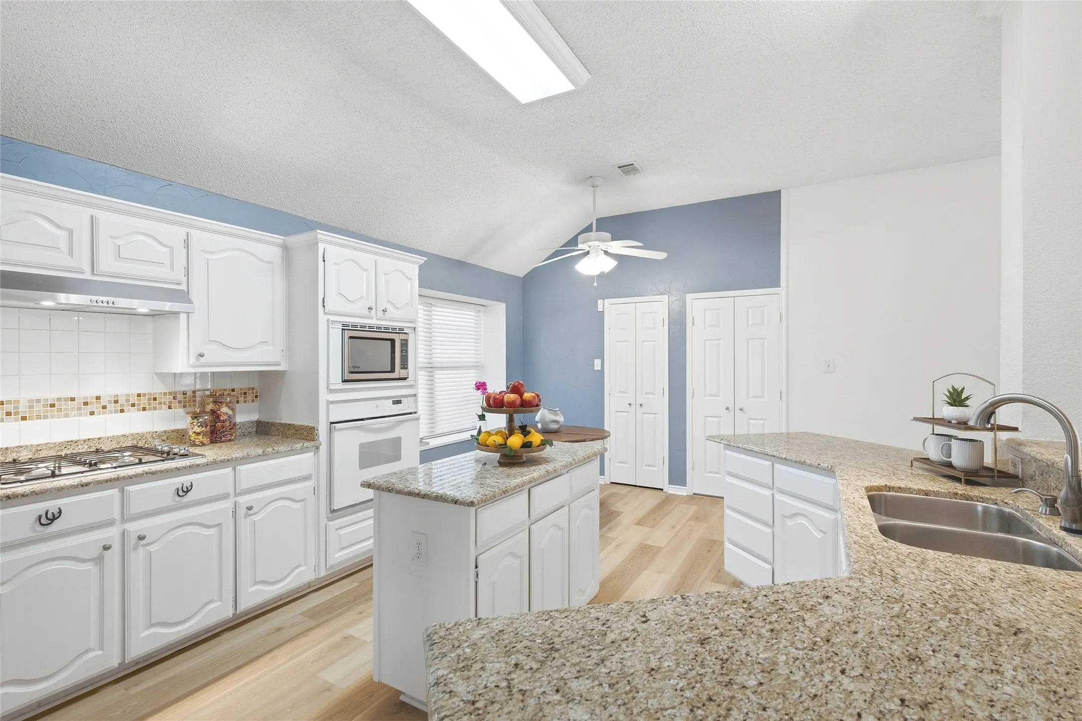 Single Family Residence For Sale in Collin County , 4912 Basil Drive, Mc Kinney, Texas 75070, 4 Bedroom, 2 Bathroom, 2 Garage spaces, 2,231 Sqft, built in 1998, mls#21333409, Real Estate Agent in Mc Kinney, Homes For Sale in Collin county, Homes For Sale in Mc Kinney, Realtor in Mc Kinney Texas, Real Estate Brokerage Independent Realty Texas, Luminita Cordes Realtor