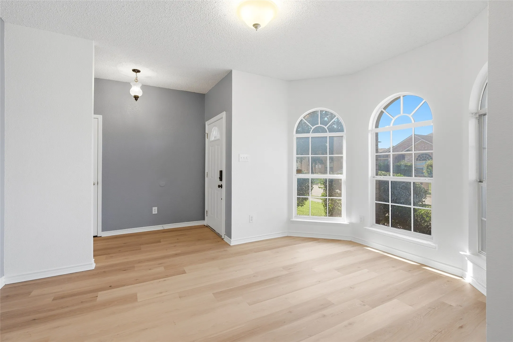 Single Family Residence For Sale in Collin County , 4912 Basil Drive, Mc Kinney, Texas 75070, 4 Bedroom, 2 Bathroom, 2 Garage spaces, 2,231 Sqft, built in 1998, mls#21333409, Real Estate Agent in Mc Kinney, Homes For Sale in Collin county, Homes For Sale in Mc Kinney, Realtor in Mc Kinney Texas, Real Estate Brokerage Independent Realty Texas, Luminita Cordes Realtor