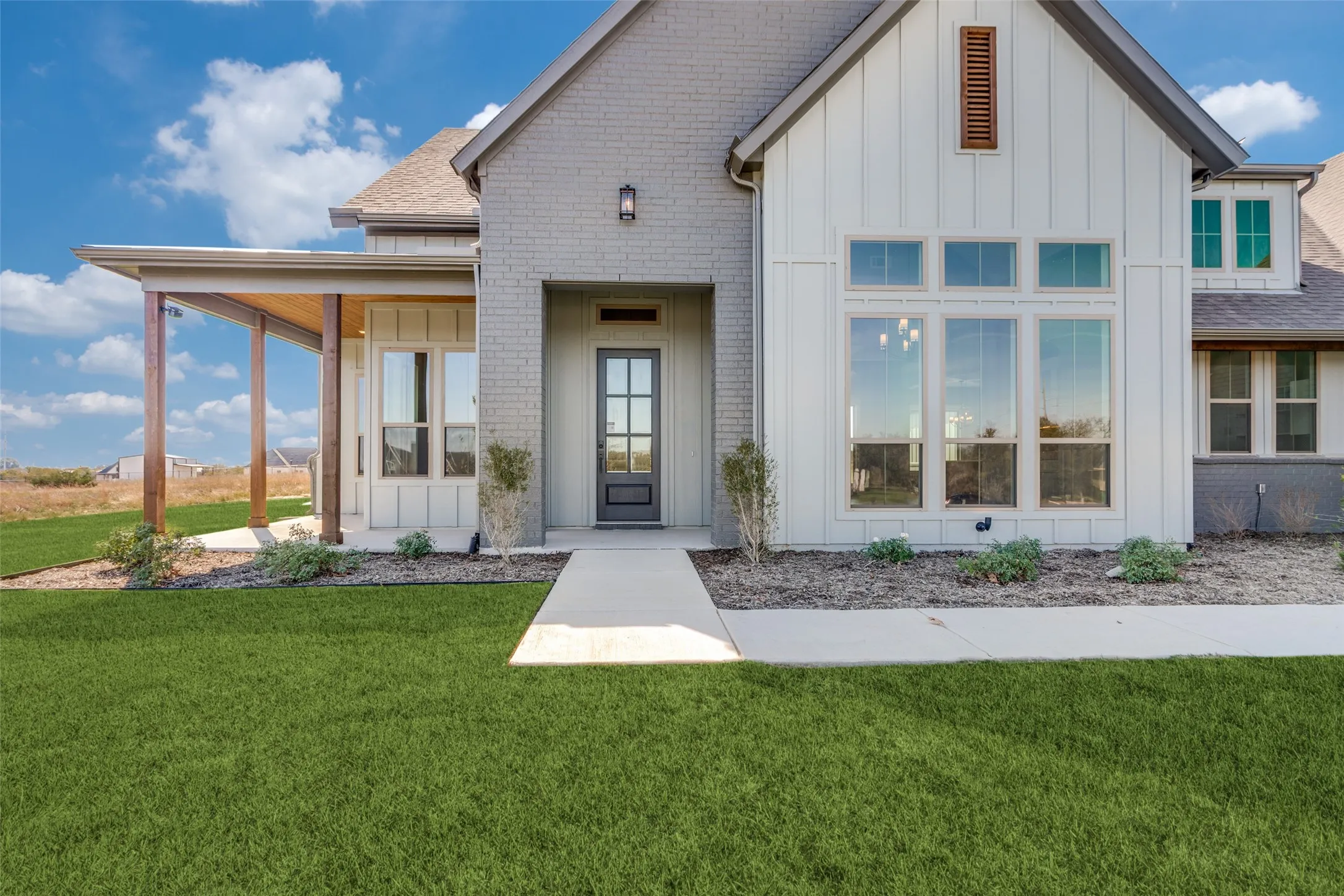 Single Family Residence For Sale in Parker County , 560 Aermotor Loop, Weatherford, Texas 76085, 4 Bedroom, 4 Bathroom, 3 Garage spaces, 3,314 Sqft, built in 2025, Price $799,800, mls#21332069, Real Estate Agent in Weatherford, Homes For Sale in Parker county, Homes For Sale in Weatherford, Realtor in Weatherford Texas, Real Estate Brokerage Independent Realty Texas, Luminita Cordes Realtor