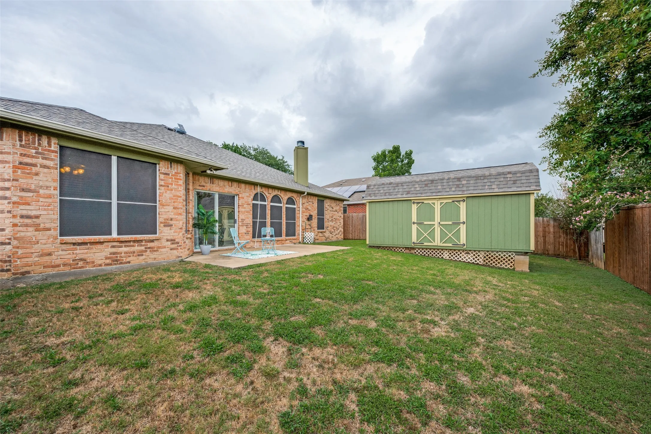 Single Family Residence For Sale in Tarrant County , 100 Bullava Court, Crowley, Texas 76036, 4 Bedroom, 2 Bathroom, 2 Garage spaces, 2,187 Sqft, built in 2002, mls#21326729, Real Estate Agent in Crowley, Homes For Sale in Tarrant county, Homes For Sale in Crowley, Realtor in Crowley Texas, Real Estate Brokerage Independent Realty Texas, Luminita Cordes Realtor