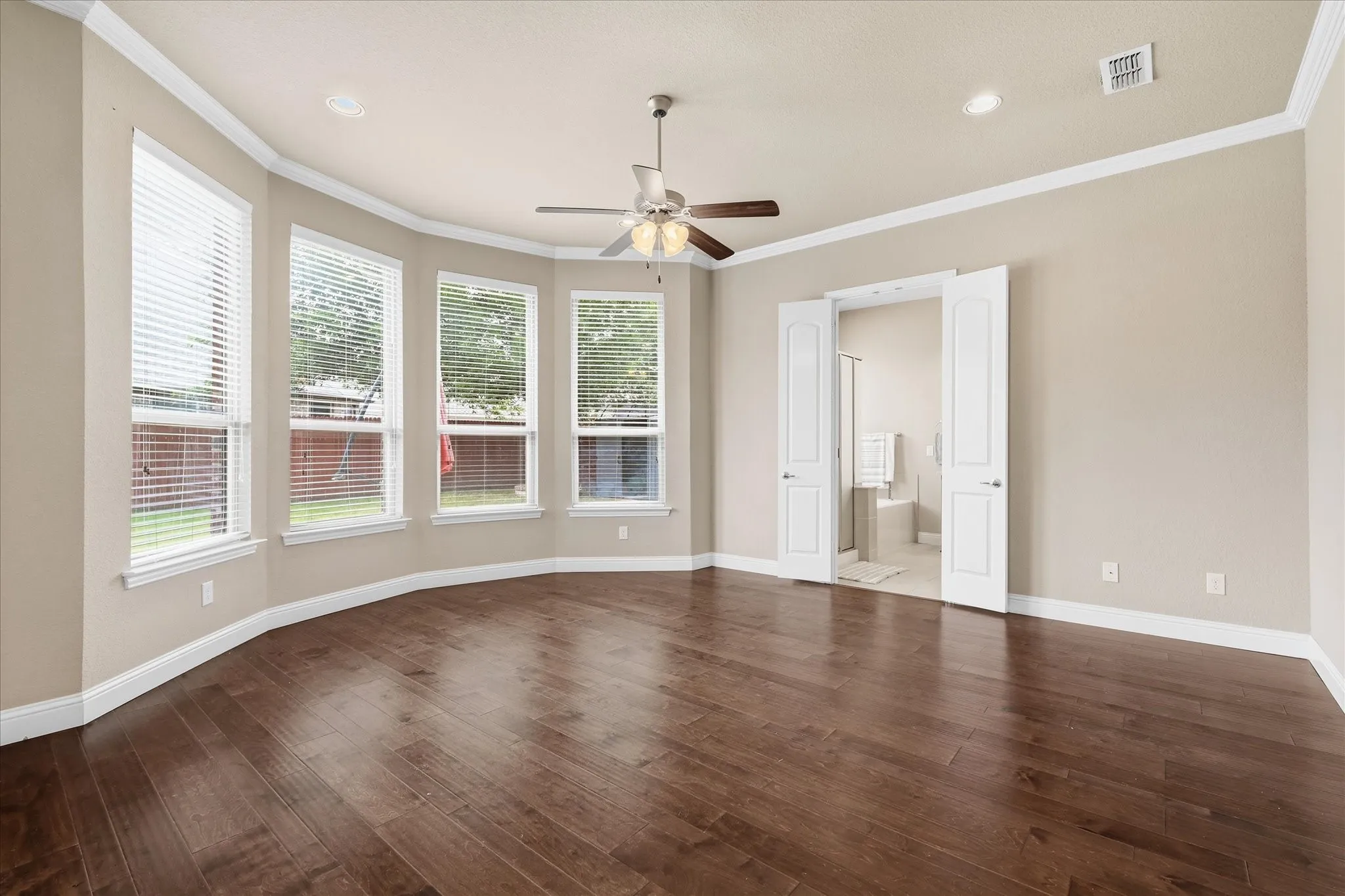 Single Family Residence For Sale in Tarrant County , 4332 Old Grove Way, Fort Worth, Texas 76244, 4 Bedroom, 3 Bathroom, 2 Garage spaces, 2,658 Sqft, built in 2015, mls#21332729, Real Estate Agent in Fort Worth, Homes For Sale in Tarrant county, Homes For Sale in Fort Worth, Realtor in Fort Worth Texas, Real Estate Brokerage Independent Realty Texas, Luminita Cordes Realtor