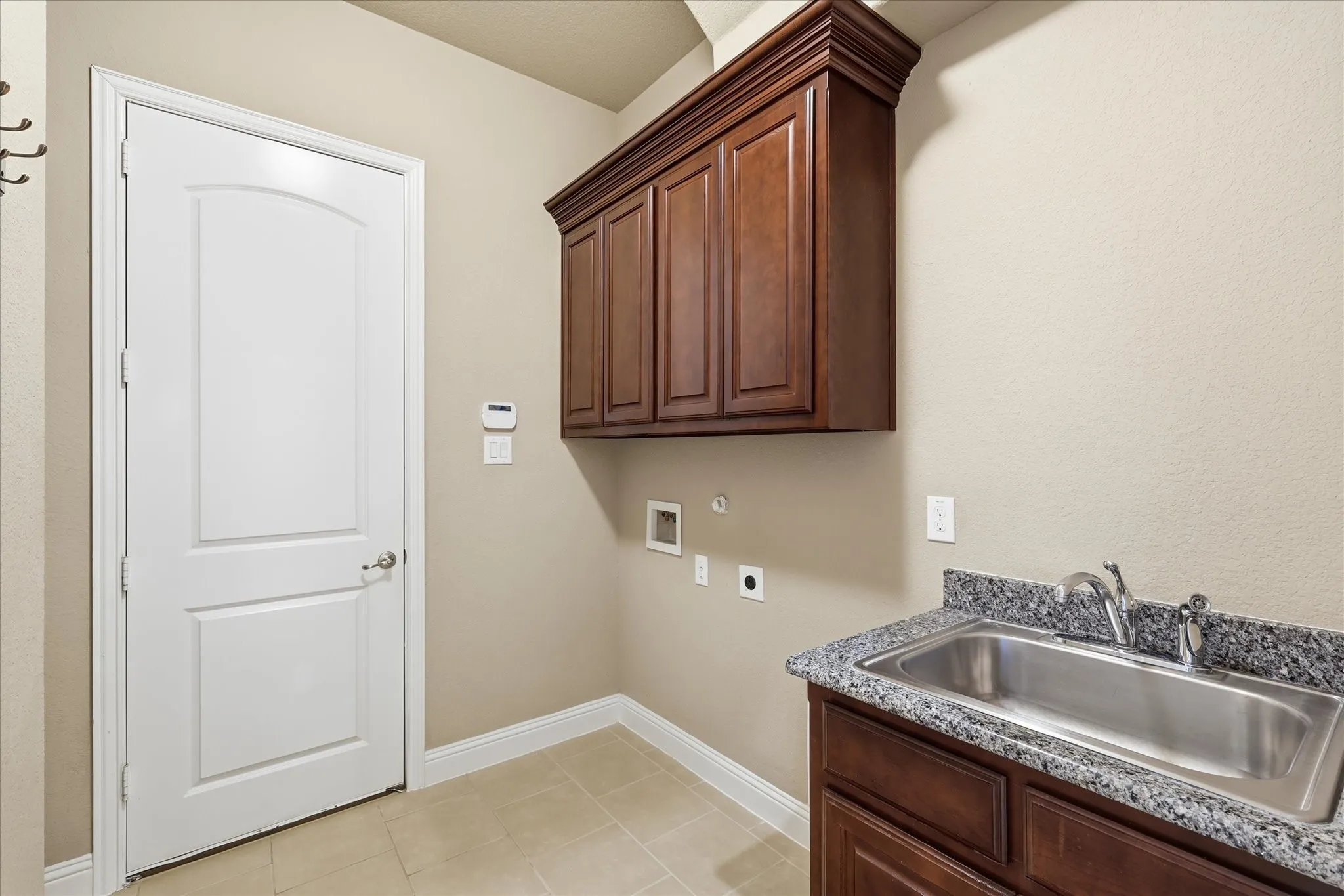 Single Family Residence For Sale in Tarrant County , 4332 Old Grove Way, Fort Worth, Texas 76244, 4 Bedroom, 3 Bathroom, 2 Garage spaces, 2,658 Sqft, built in 2015, mls#21332729, Real Estate Agent in Fort Worth, Homes For Sale in Tarrant county, Homes For Sale in Fort Worth, Realtor in Fort Worth Texas, Real Estate Brokerage Independent Realty Texas, Luminita Cordes Realtor