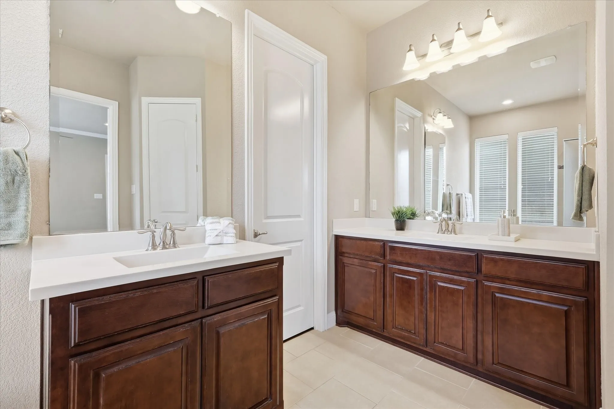 Single Family Residence For Sale in Tarrant County , 4332 Old Grove Way, Fort Worth, Texas 76244, 4 Bedroom, 3 Bathroom, 2 Garage spaces, 2,658 Sqft, built in 2015, mls#21332729, Real Estate Agent in Fort Worth, Homes For Sale in Tarrant county, Homes For Sale in Fort Worth, Realtor in Fort Worth Texas, Real Estate Brokerage Independent Realty Texas, Luminita Cordes Realtor