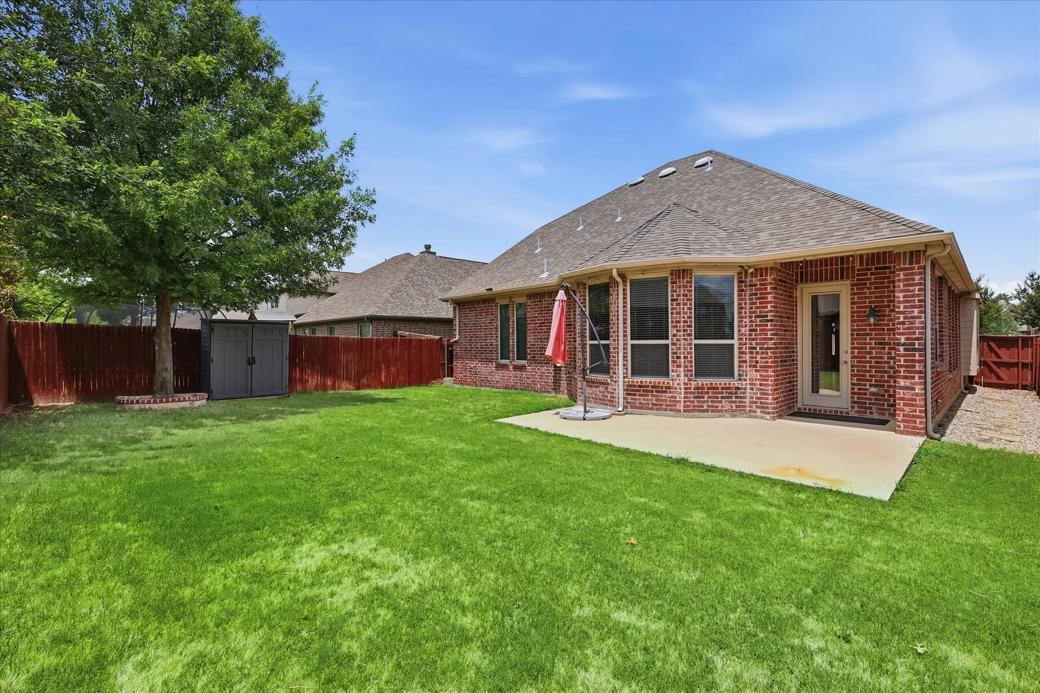 Single Family Residence For Sale in Tarrant County , 4332 Old Grove Way, Fort Worth, Texas 76244, 4 Bedroom, 3 Bathroom, 2 Garage spaces, 2,658 Sqft, built in 2015, mls#21332729, Real Estate Agent in Fort Worth, Homes For Sale in Tarrant county, Homes For Sale in Fort Worth, Realtor in Fort Worth Texas, Real Estate Brokerage Independent Realty Texas, Luminita Cordes Realtor