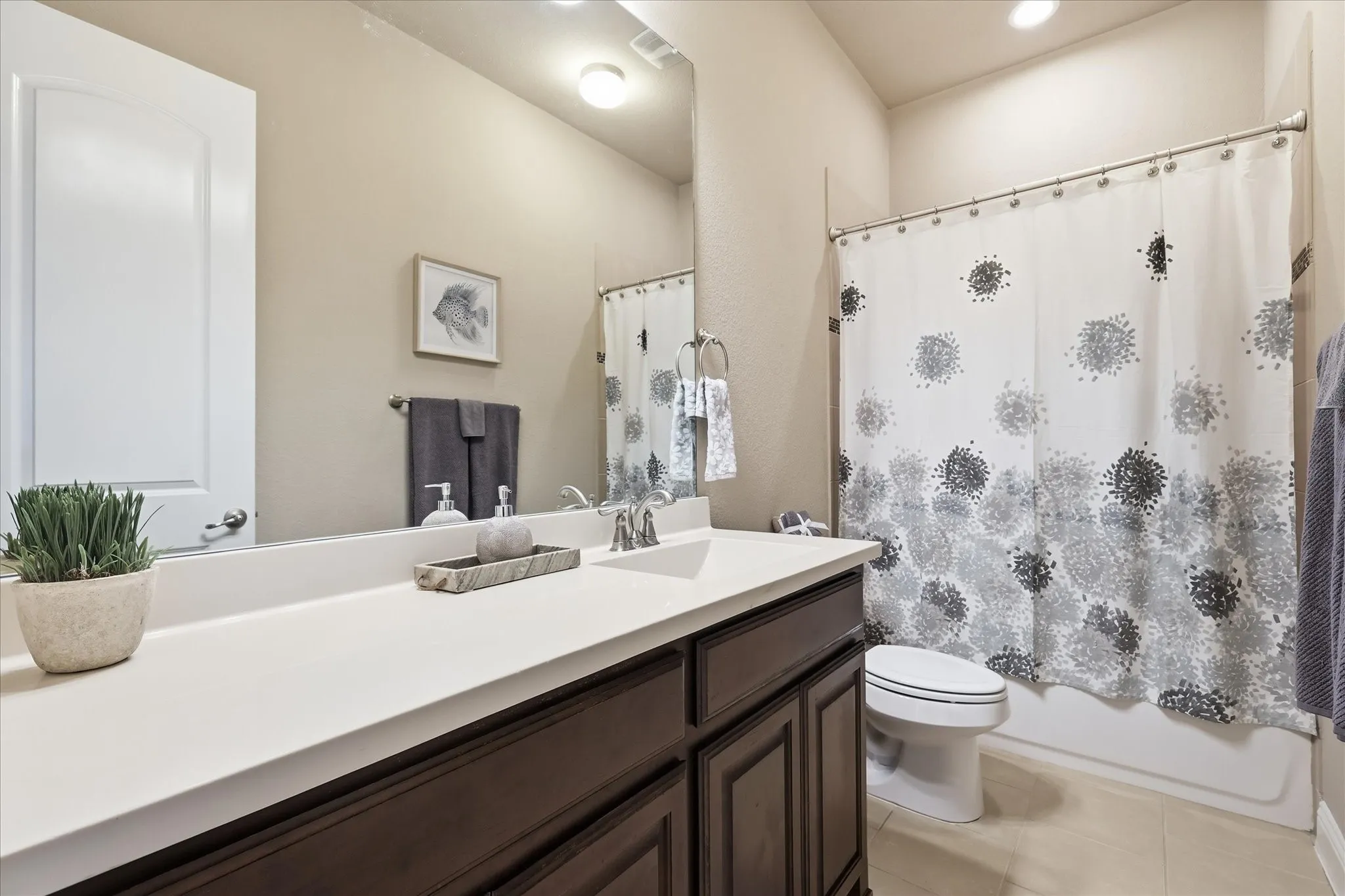 Single Family Residence For Sale in Tarrant County , 4332 Old Grove Way, Fort Worth, Texas 76244, 4 Bedroom, 3 Bathroom, 2 Garage spaces, 2,658 Sqft, built in 2015, mls#21332729, Real Estate Agent in Fort Worth, Homes For Sale in Tarrant county, Homes For Sale in Fort Worth, Realtor in Fort Worth Texas, Real Estate Brokerage Independent Realty Texas, Luminita Cordes Realtor