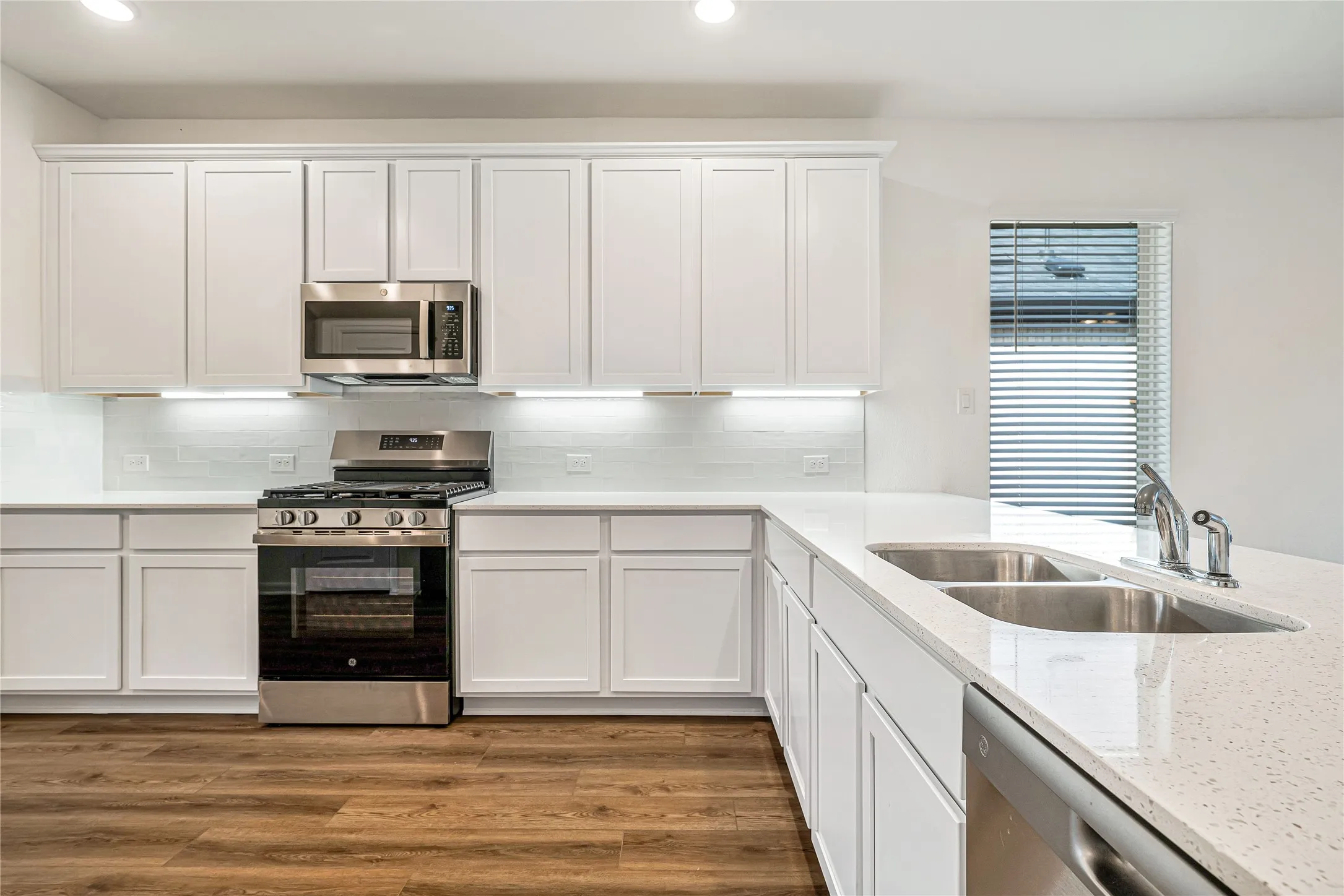 Single Family Residence For Rent in Collin County , 1805 Piedmont Place, Celina, Texas 75009, 3 Bedrooms, 2 Bathrooms, 2 Garage spaces, 1,724 Sqft, built in 2024, Price $2,500, mls#21332212, Real Estate Agent in Celina, Homes For Rent in Collin county, Homes For Rent in Celina, Realtor in Celina Texas, Real Estate Brokerage Independent Realty Texas, Luminita Cordes Realtor