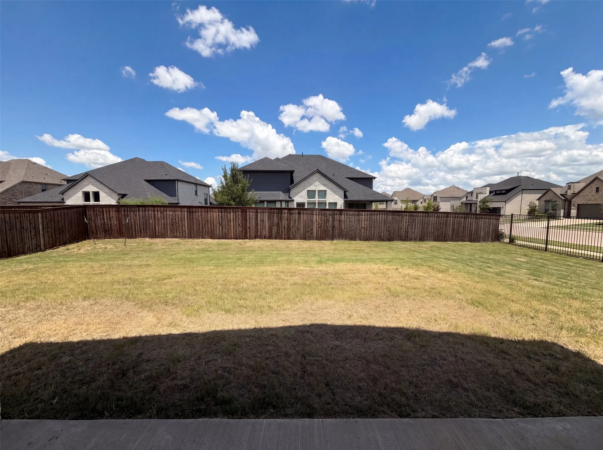 Single Family Residence For Sale in Collin County , 7592 Sanctuary Drive, Frisco, Texas 75033, 4 Bedroom, 4 Bathroom, 2 Garage spaces, 3,552 Sqft, built in 2021, mls#21333603, Real Estate Agent in Frisco, Homes For Sale in Collin county, Homes For Sale in Frisco, Realtor in Frisco Texas, Real Estate Brokerage Independent Realty Texas, Luminita Cordes Realtor