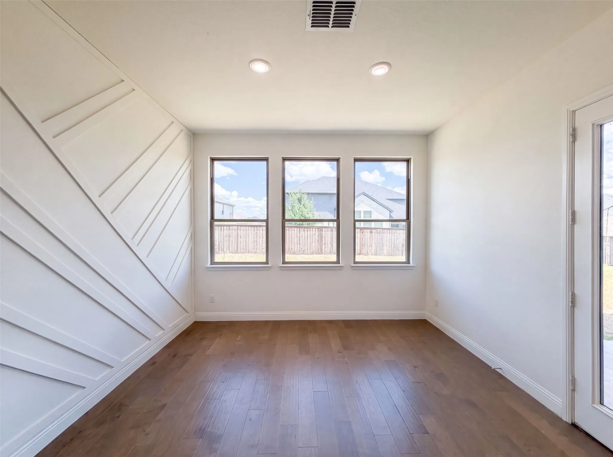 Single Family Residence For Sale in Collin County , 7592 Sanctuary Drive, Frisco, Texas 75033, 4 Bedroom, 4 Bathroom, 2 Garage spaces, 3,552 Sqft, built in 2021, mls#21333603, Real Estate Agent in Frisco, Homes For Sale in Collin county, Homes For Sale in Frisco, Realtor in Frisco Texas, Real Estate Brokerage Independent Realty Texas, Luminita Cordes Realtor