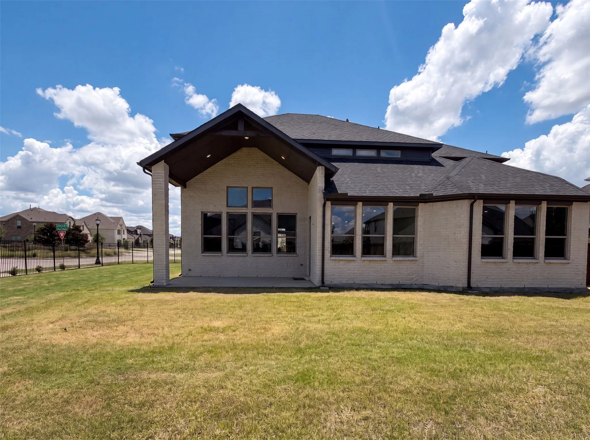 Single Family Residence For Sale in Collin County , 7592 Sanctuary Drive, Frisco, Texas 75033, 4 Bedroom, 4 Bathroom, 2 Garage spaces, 3,552 Sqft, built in 2021, mls#21333603, Real Estate Agent in Frisco, Homes For Sale in Collin county, Homes For Sale in Frisco, Realtor in Frisco Texas, Real Estate Brokerage Independent Realty Texas, Luminita Cordes Realtor