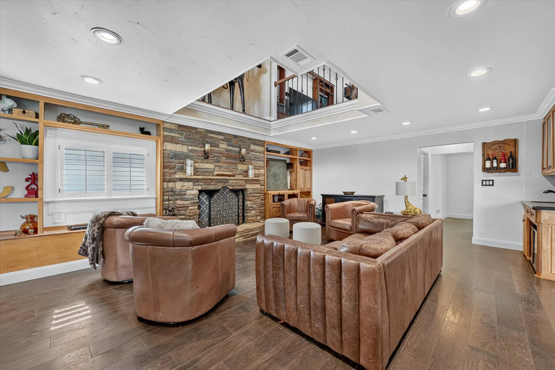 Single Family Residence For Sale in Denton County , 1946 Sussex Drive, Carrollton, Texas 75007, 4 Bedroom, 4 Bathroom, Garage spaces, 3,568 Sqft, built in 1978, mls#21333610, Real Estate Agent in Carrollton, Homes For Sale in Denton county, Homes For Sale in Carrollton, Realtor in Carrollton Texas, Real Estate Brokerage Independent Realty Texas, Luminita Cordes Realtor