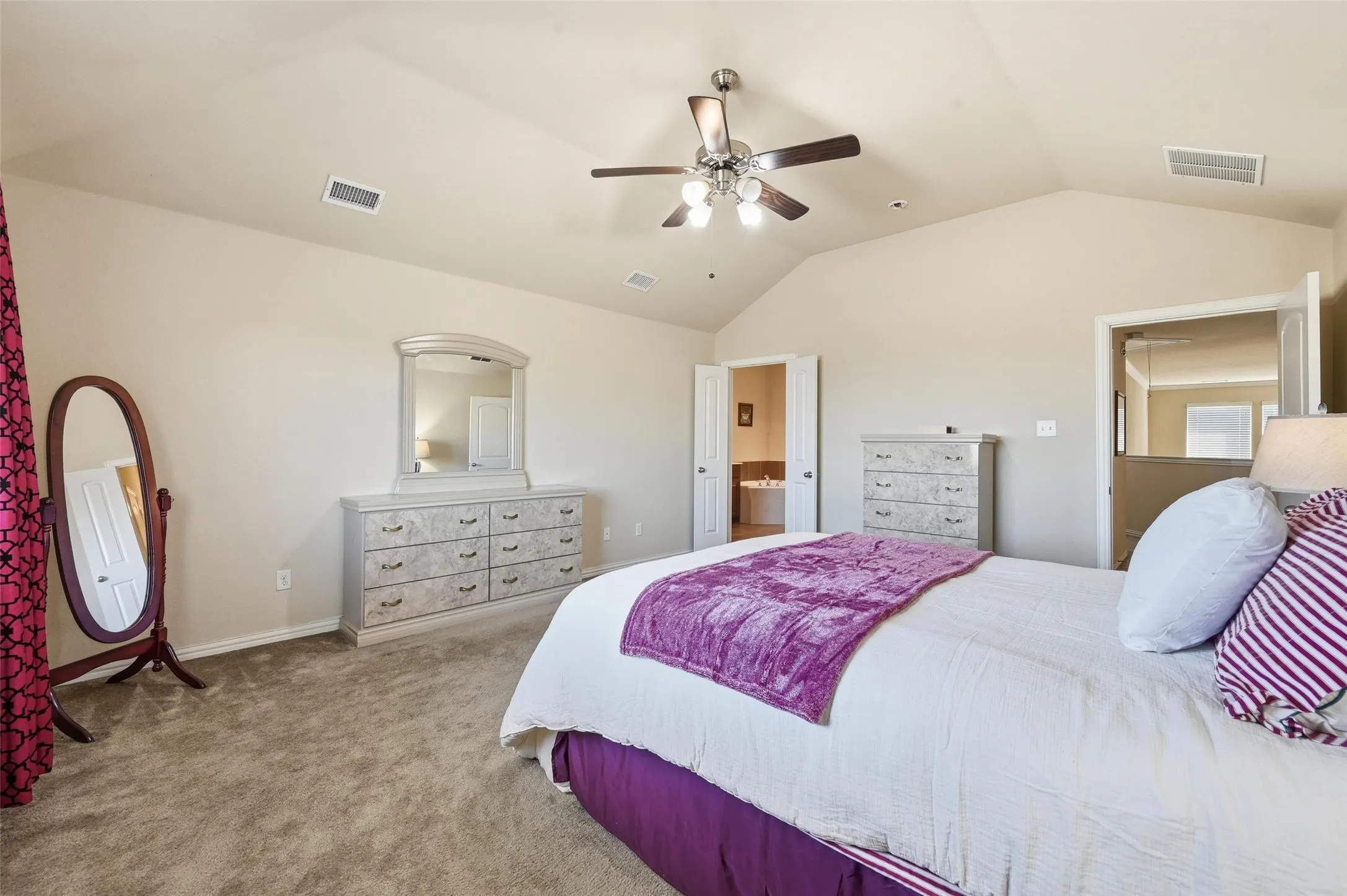 Townhouse For Sale in Dallas County , 4222 Nia Drive, Irving, Texas 75038, 3 Bedroom, 3 Bathroom, 2 Garage spaces, 2,004 Sqft, built in 2014, mls#21331992, Real Estate Agent in Irving, Homes For Sale in Dallas county, Homes For Sale in Irving, Realtor in Irving Texas, Real Estate Brokerage Independent Realty Texas, Luminita Cordes Realtor