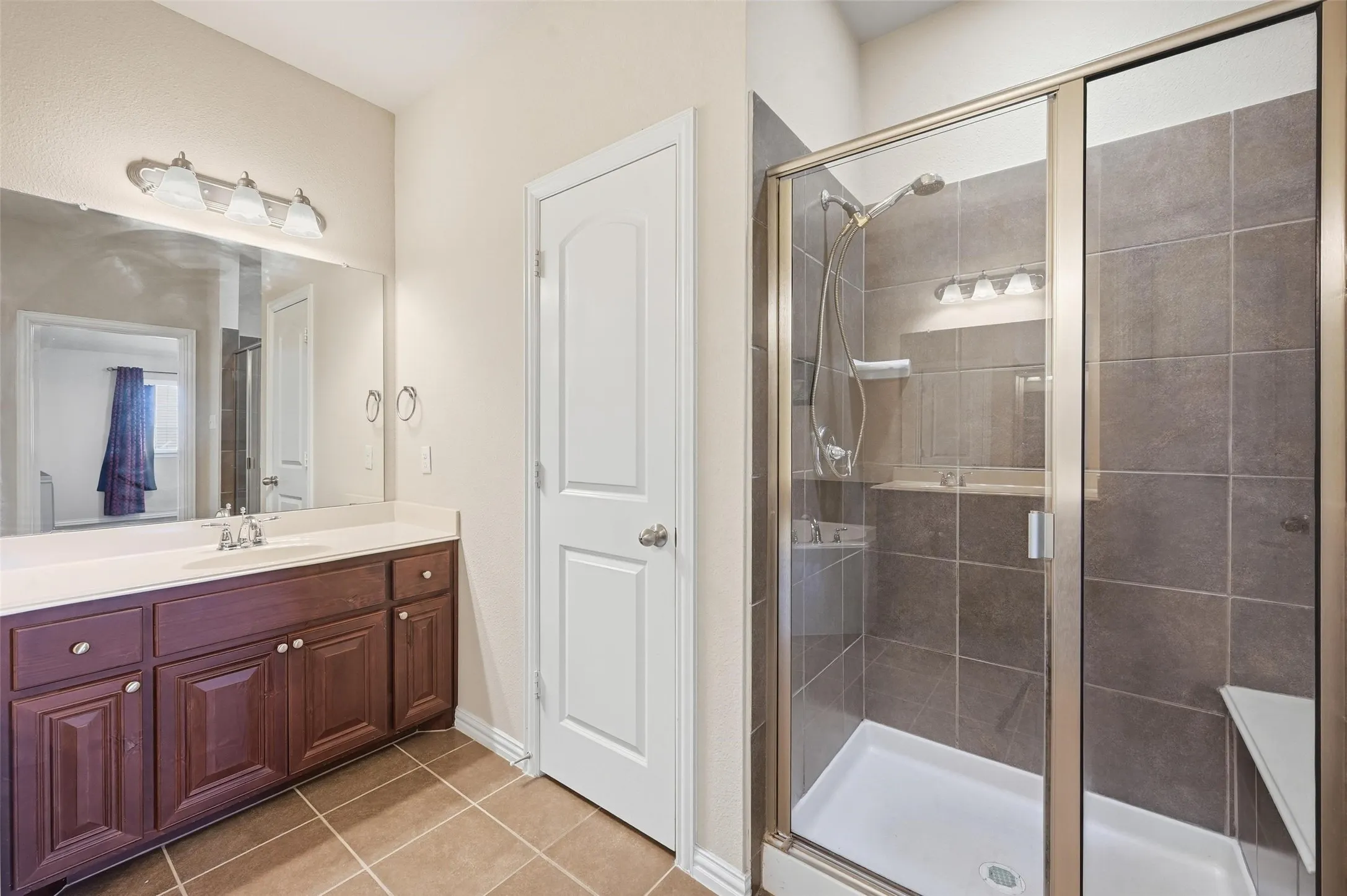 Townhouse For Sale in Dallas County , 4222 Nia Drive, Irving, Texas 75038, 3 Bedroom, 3 Bathroom, 2 Garage spaces, 2,004 Sqft, built in 2014, mls#21331992, Real Estate Agent in Irving, Homes For Sale in Dallas county, Homes For Sale in Irving, Realtor in Irving Texas, Real Estate Brokerage Independent Realty Texas, Luminita Cordes Realtor