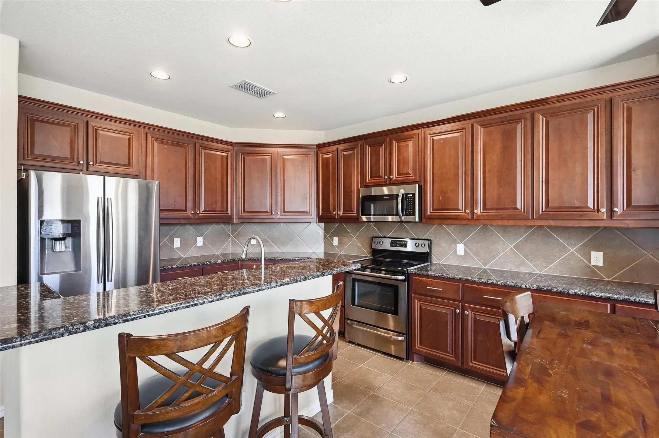 Townhouse For Sale in Dallas County , 4222 Nia Drive, Irving, Texas 75038, 3 Bedroom, 3 Bathroom, 2 Garage spaces, 2,004 Sqft, built in 2014, mls#21331992, Real Estate Agent in Irving, Homes For Sale in Dallas county, Homes For Sale in Irving, Realtor in Irving Texas, Real Estate Brokerage Independent Realty Texas, Luminita Cordes Realtor