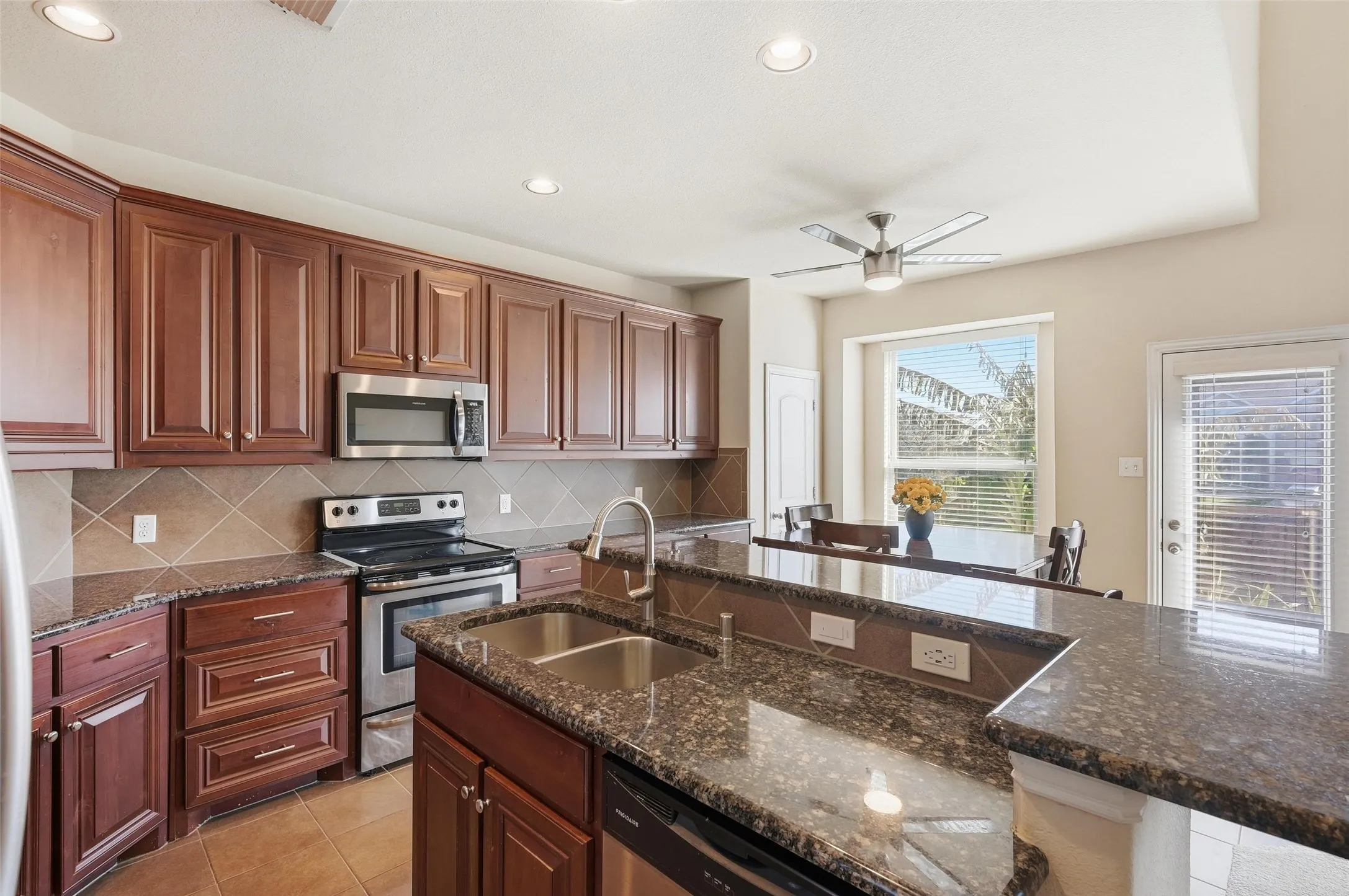 Townhouse For Sale in Dallas County , 4222 Nia Drive, Irving, Texas 75038, 3 Bedroom, 3 Bathroom, 2 Garage spaces, 2,004 Sqft, built in 2014, mls#21331992, Real Estate Agent in Irving, Homes For Sale in Dallas county, Homes For Sale in Irving, Realtor in Irving Texas, Real Estate Brokerage Independent Realty Texas, Luminita Cordes Realtor