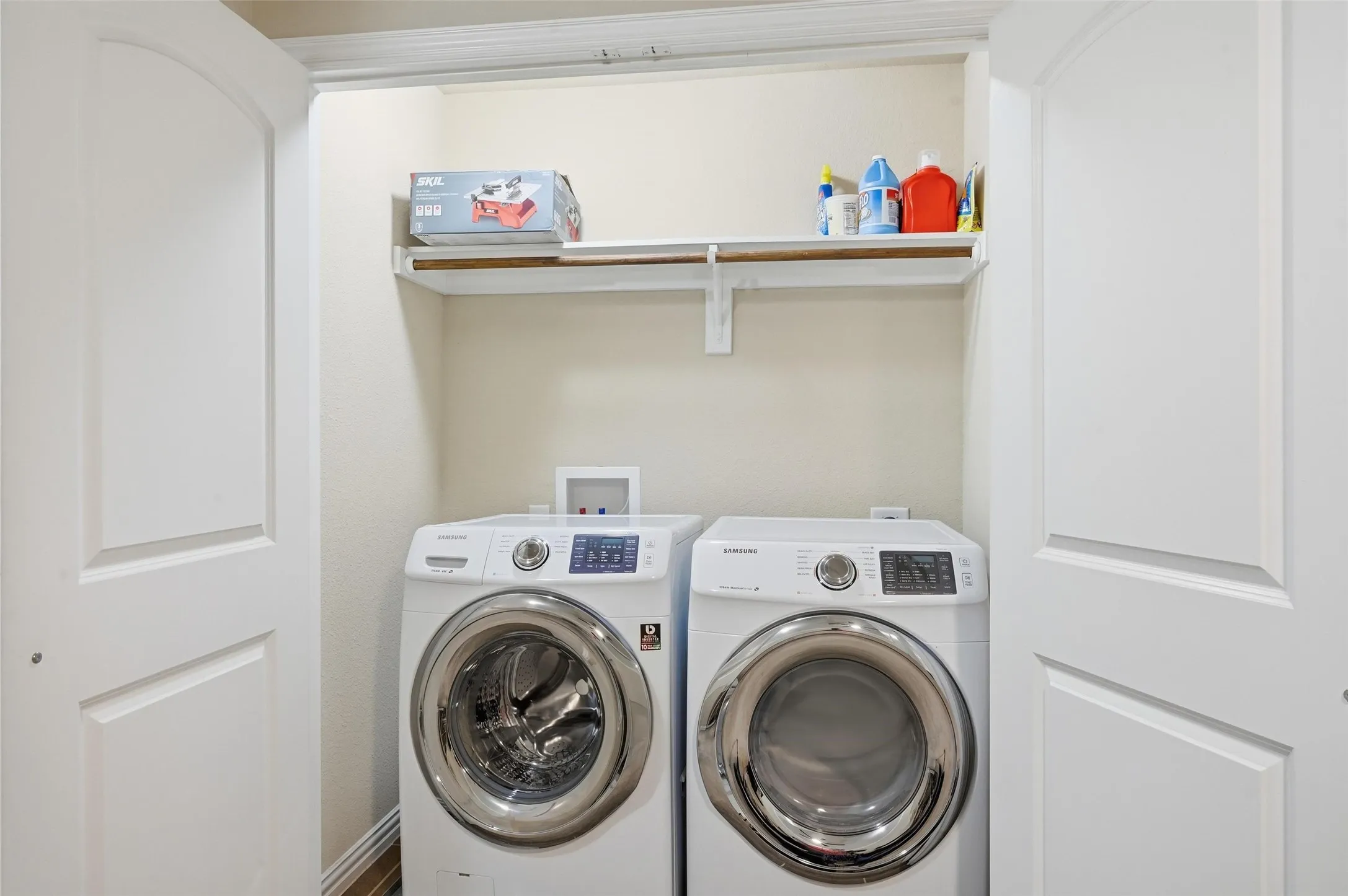 Townhouse For Sale in Dallas County , 4222 Nia Drive, Irving, Texas 75038, 3 Bedroom, 3 Bathroom, 2 Garage spaces, 2,004 Sqft, built in 2014, mls#21331992, Real Estate Agent in Irving, Homes For Sale in Dallas county, Homes For Sale in Irving, Realtor in Irving Texas, Real Estate Brokerage Independent Realty Texas, Luminita Cordes Realtor