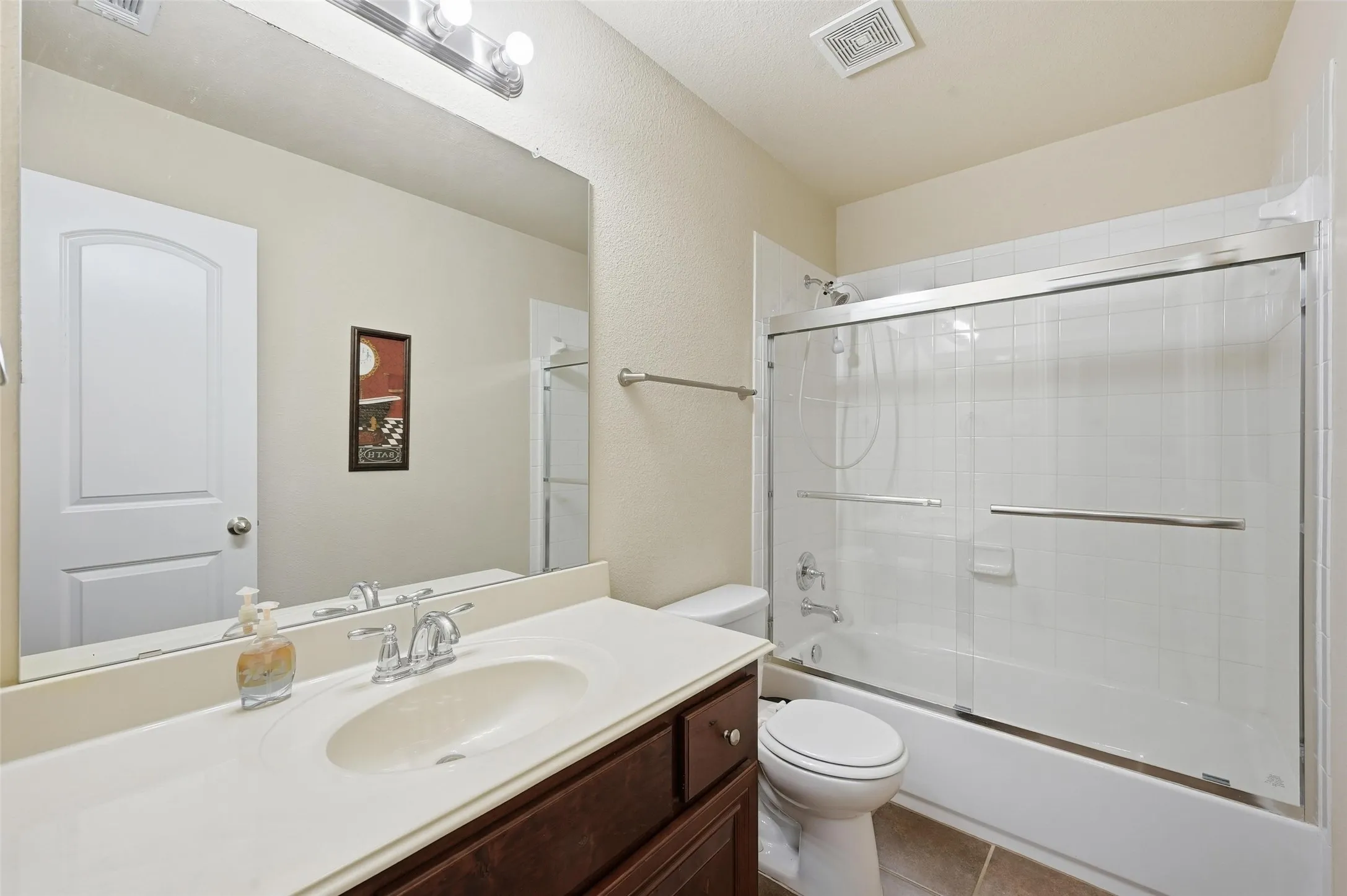 Townhouse For Sale in Dallas County , 4222 Nia Drive, Irving, Texas 75038, 3 Bedroom, 3 Bathroom, 2 Garage spaces, 2,004 Sqft, built in 2014, mls#21331992, Real Estate Agent in Irving, Homes For Sale in Dallas county, Homes For Sale in Irving, Realtor in Irving Texas, Real Estate Brokerage Independent Realty Texas, Luminita Cordes Realtor