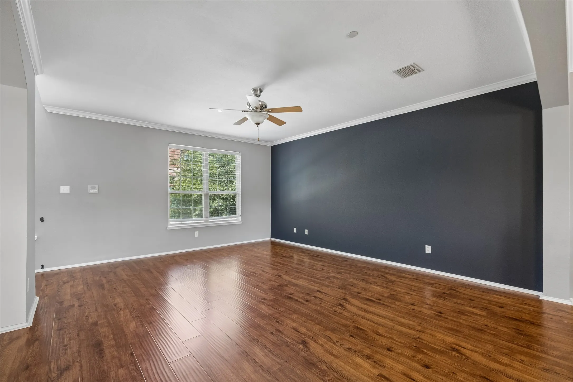 Townhouse For Sale in Dallas County , 2126 Mcparland Court, Carrollton, Texas 75006, 3 Bedroom, 4 Bathroom, 2 Garage spaces, 1,996 Sqft, built in 2008, mls#21333643, Real Estate Agent in Carrollton, Homes For Sale in Dallas county, Homes For Sale in Carrollton, Realtor in Carrollton Texas, Real Estate Brokerage Independent Realty Texas, Luminita Cordes Realtor