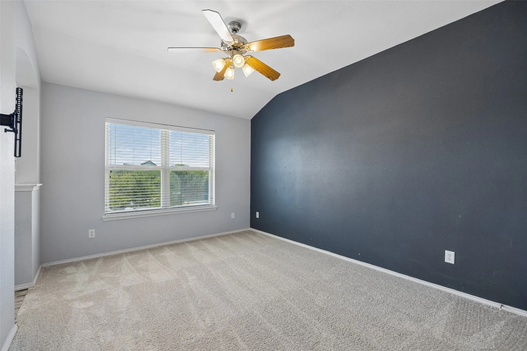 Townhouse For Sale in Dallas County , 2126 Mcparland Court, Carrollton, Texas 75006, 3 Bedroom, 4 Bathroom, 2 Garage spaces, 1,996 Sqft, built in 2008, mls#21333643, Real Estate Agent in Carrollton, Homes For Sale in Dallas county, Homes For Sale in Carrollton, Realtor in Carrollton Texas, Real Estate Brokerage Independent Realty Texas, Luminita Cordes Realtor