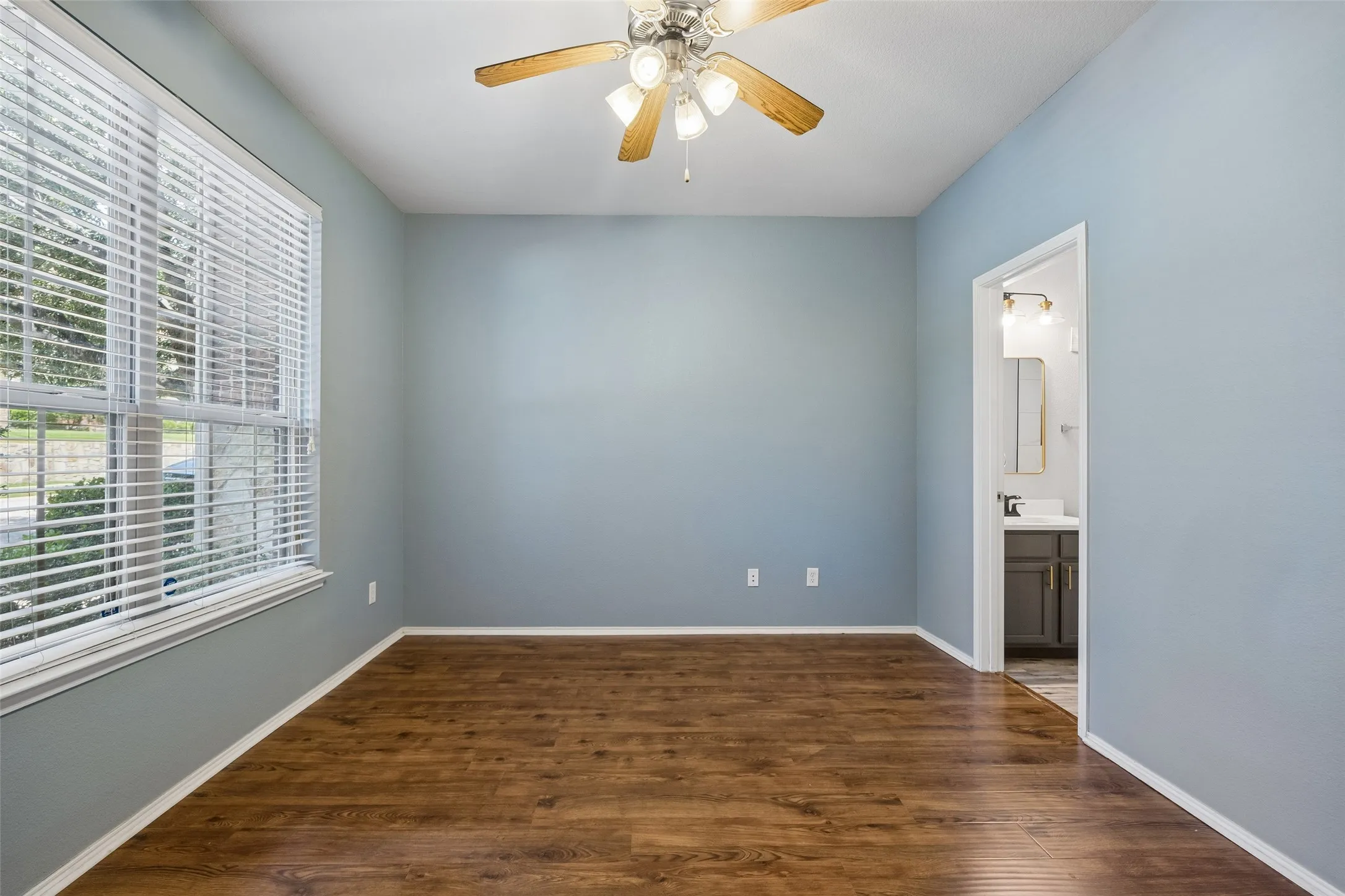 Townhouse For Sale in Dallas County , 2126 Mcparland Court, Carrollton, Texas 75006, 3 Bedroom, 4 Bathroom, 2 Garage spaces, 1,996 Sqft, built in 2008, mls#21333643, Real Estate Agent in Carrollton, Homes For Sale in Dallas county, Homes For Sale in Carrollton, Realtor in Carrollton Texas, Real Estate Brokerage Independent Realty Texas, Luminita Cordes Realtor