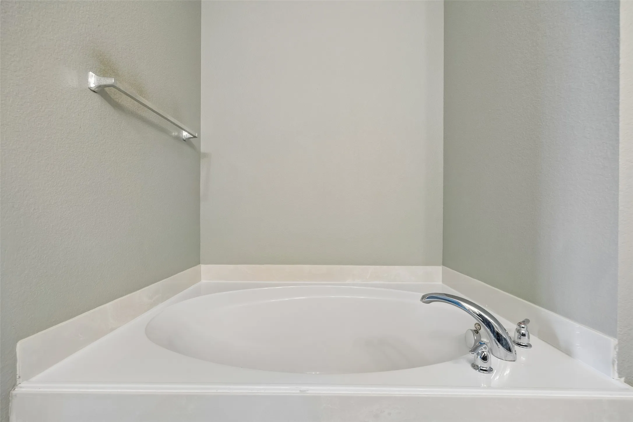 Townhouse For Sale in Dallas County , 2126 Mcparland Court, Carrollton, Texas 75006, 3 Bedroom, 4 Bathroom, 2 Garage spaces, 1,996 Sqft, built in 2008, mls#21333643, Real Estate Agent in Carrollton, Homes For Sale in Dallas county, Homes For Sale in Carrollton, Realtor in Carrollton Texas, Real Estate Brokerage Independent Realty Texas, Luminita Cordes Realtor