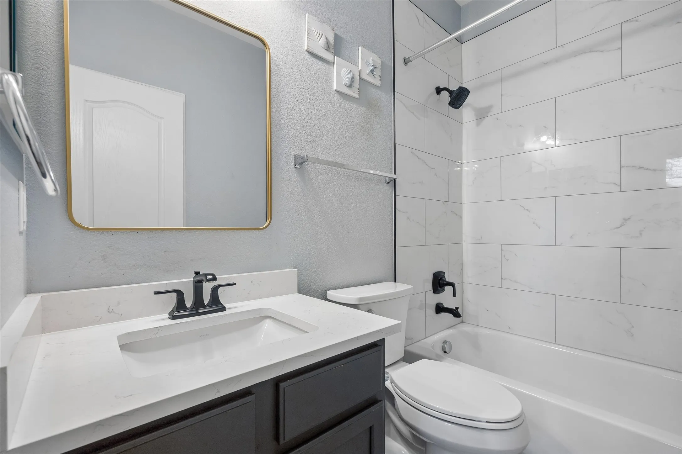 Townhouse For Sale in Dallas County , 2126 Mcparland Court, Carrollton, Texas 75006, 3 Bedroom, 4 Bathroom, 2 Garage spaces, 1,996 Sqft, built in 2008, mls#21333643, Real Estate Agent in Carrollton, Homes For Sale in Dallas county, Homes For Sale in Carrollton, Realtor in Carrollton Texas, Real Estate Brokerage Independent Realty Texas, Luminita Cordes Realtor