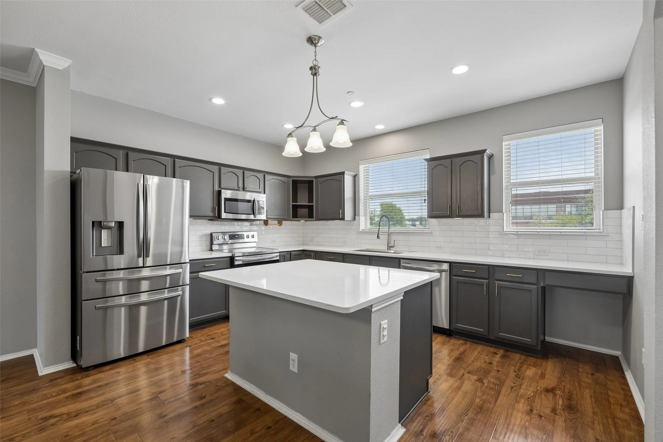 Townhouse For Sale in Dallas County , 2126 Mcparland Court, Carrollton, Texas 75006, 3 Bedroom, 4 Bathroom, 2 Garage spaces, 1,996 Sqft, built in 2008, mls#21333643, Real Estate Agent in Carrollton, Homes For Sale in Dallas county, Homes For Sale in Carrollton, Realtor in Carrollton Texas, Real Estate Brokerage Independent Realty Texas, Luminita Cordes Realtor