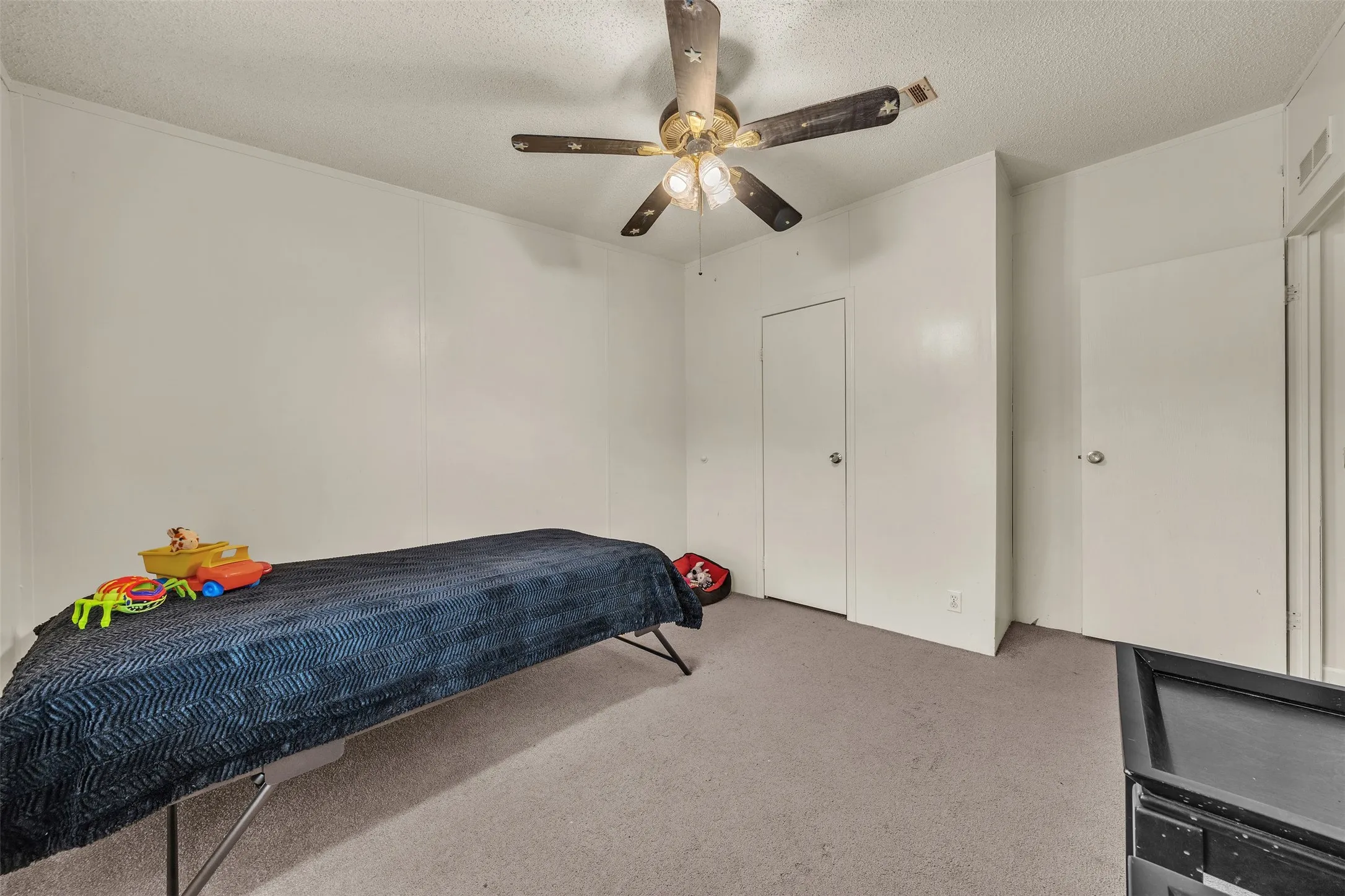 Mobile Home For Sale in Johnson County , 11625 Creekview Road, Crowley, Texas 76036, 3 Bedroom, 2 Bathroom, Garage spaces, 1,624 Sqft, built in 2000, mls#21333402, Real Estate Agent in Crowley, Homes For Sale in Johnson county, Homes For Sale in Crowley, Realtor in Crowley Texas, Real Estate Brokerage Independent Realty Texas, Luminita Cordes Realtor