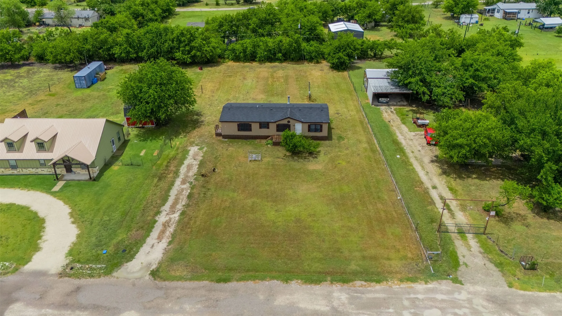 Mobile Home For Sale in Johnson County , 11625 Creekview Road, Crowley, Texas 76036, 3 Bedroom, 2 Bathroom, Garage spaces, 1,624 Sqft, built in 2000, mls#21333402, Real Estate Agent in Crowley, Homes For Sale in Johnson county, Homes For Sale in Crowley, Realtor in Crowley Texas, Real Estate Brokerage Independent Realty Texas, Luminita Cordes Realtor