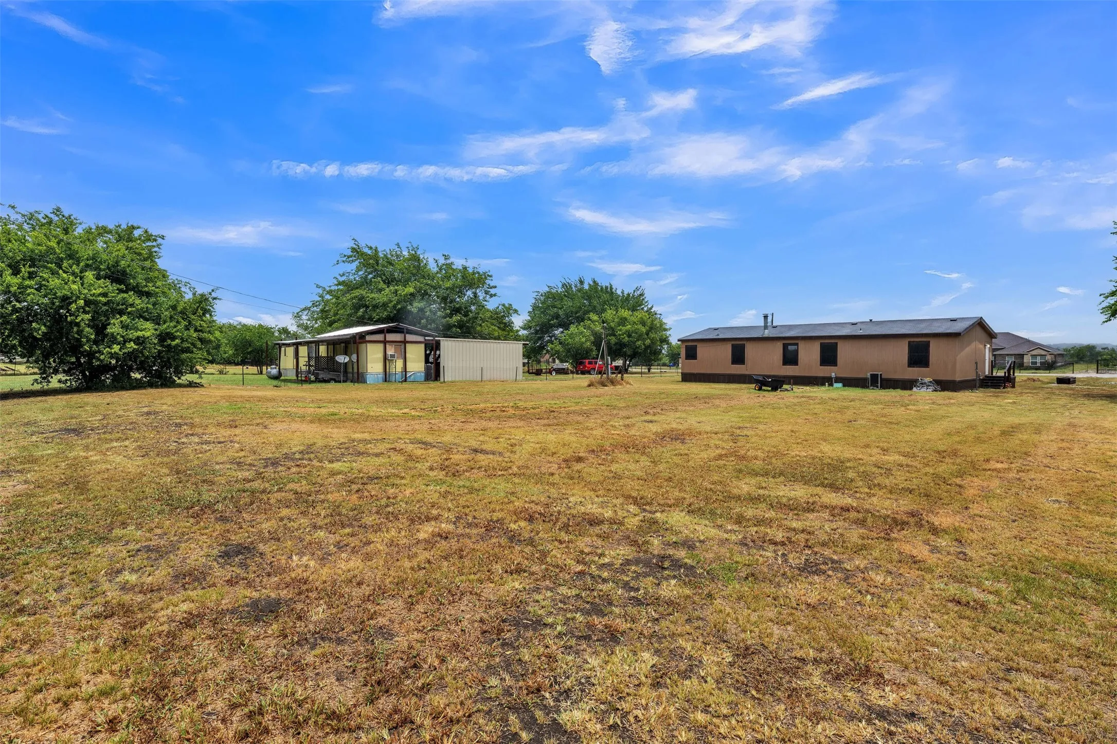 Mobile Home For Sale in Johnson County , 11625 Creekview Road, Crowley, Texas 76036, 3 Bedroom, 2 Bathroom, Garage spaces, 1,624 Sqft, built in 2000, mls#21333402, Real Estate Agent in Crowley, Homes For Sale in Johnson county, Homes For Sale in Crowley, Realtor in Crowley Texas, Real Estate Brokerage Independent Realty Texas, Luminita Cordes Realtor
