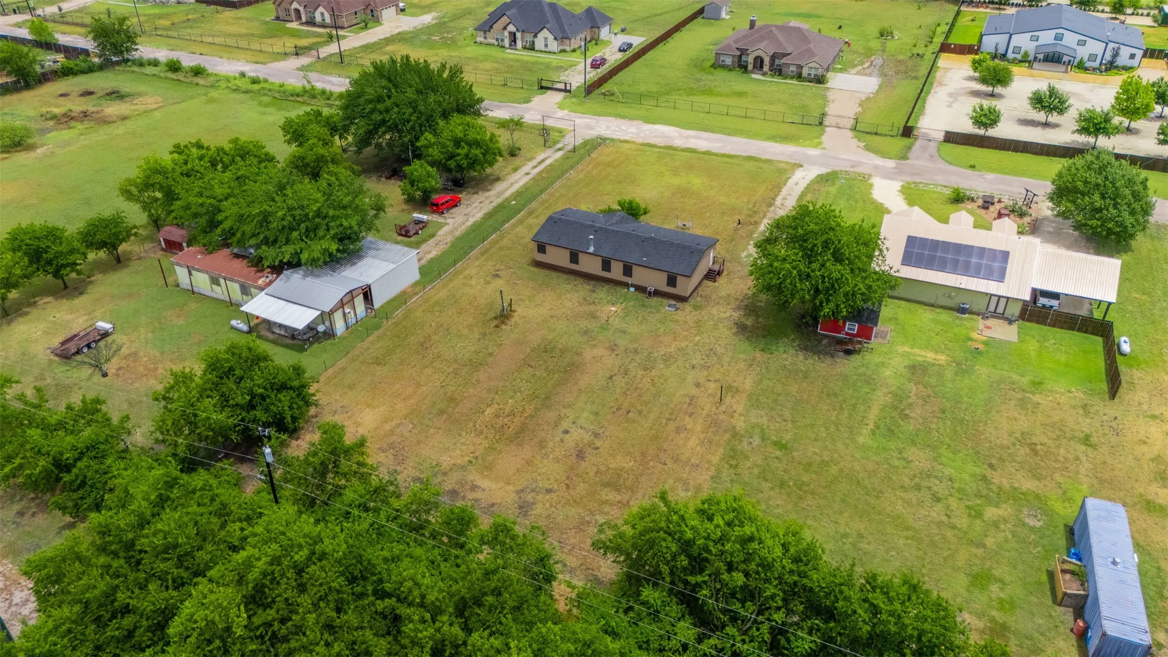 Mobile Home For Sale in Johnson County , 11625 Creekview Road, Crowley, Texas 76036, 3 Bedroom, 2 Bathroom, Garage spaces, 1,624 Sqft, built in 2000, mls#21333402, Real Estate Agent in Crowley, Homes For Sale in Johnson county, Homes For Sale in Crowley, Realtor in Crowley Texas, Real Estate Brokerage Independent Realty Texas, Luminita Cordes Realtor