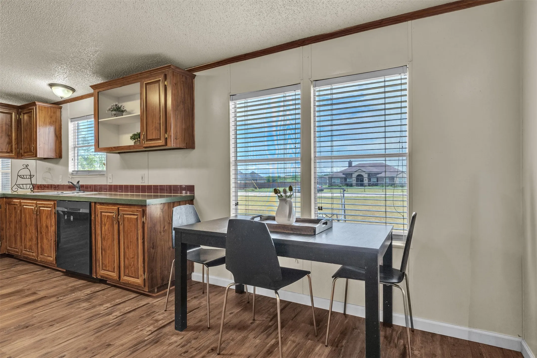 Mobile Home For Sale in Johnson County , 11625 Creekview Road, Crowley, Texas 76036, 3 Bedroom, 2 Bathroom, Garage spaces, 1,624 Sqft, built in 2000, mls#21333402, Real Estate Agent in Crowley, Homes For Sale in Johnson county, Homes For Sale in Crowley, Realtor in Crowley Texas, Real Estate Brokerage Independent Realty Texas, Luminita Cordes Realtor
