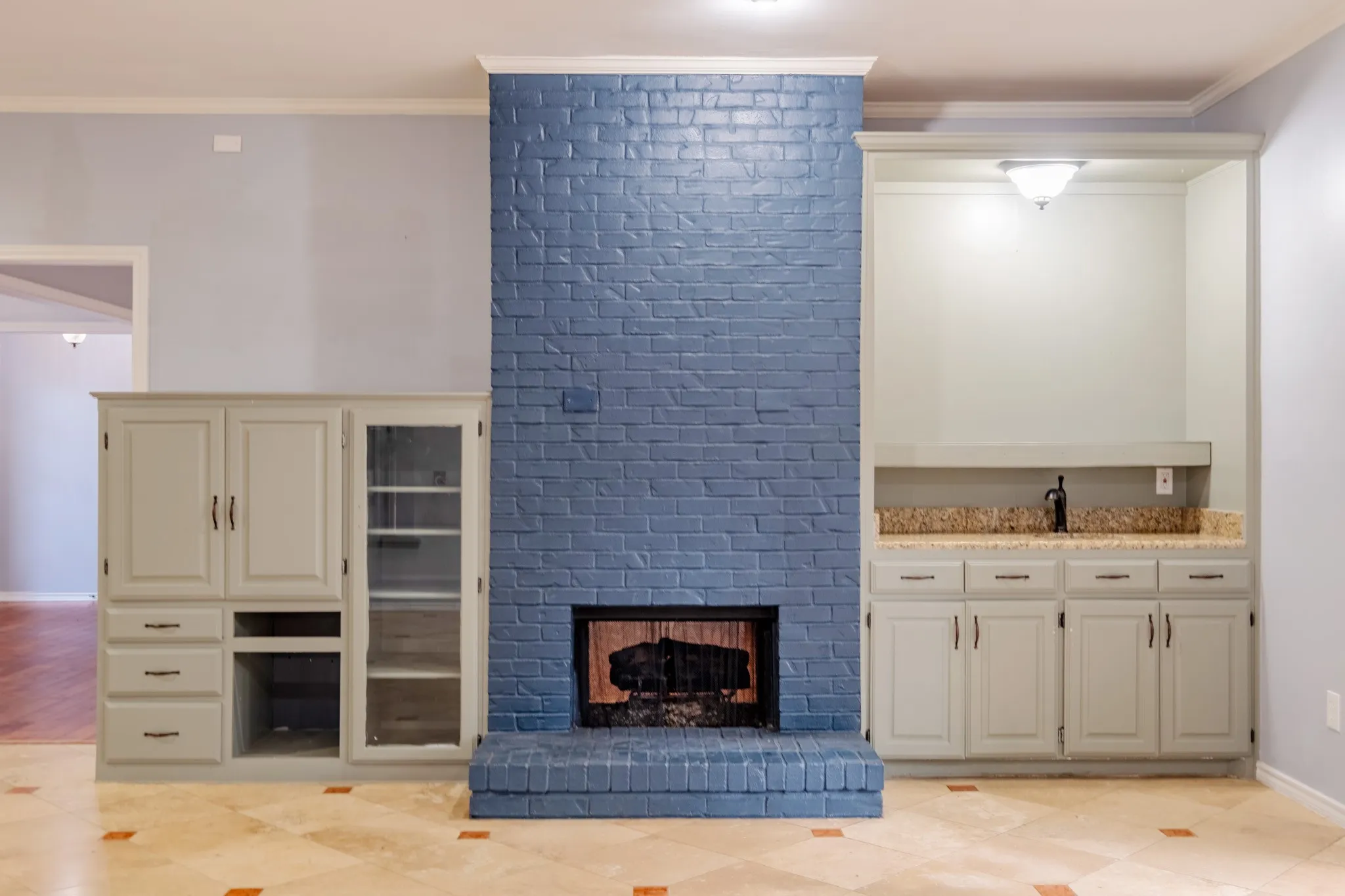 Single Family Residence For Sale in Denton County , 1502 Mission Hills Lane, Corinth, Texas 76210, 3 Bedroom, 3 Bathroom, 2 Garage spaces, 2,222 Sqft, built in 1987, mls#21333609, Real Estate Agent in Corinth, Homes For Sale in Denton county, Homes For Sale in Corinth, Realtor in Corinth Texas, Real Estate Brokerage Independent Realty Texas, Luminita Cordes Realtor