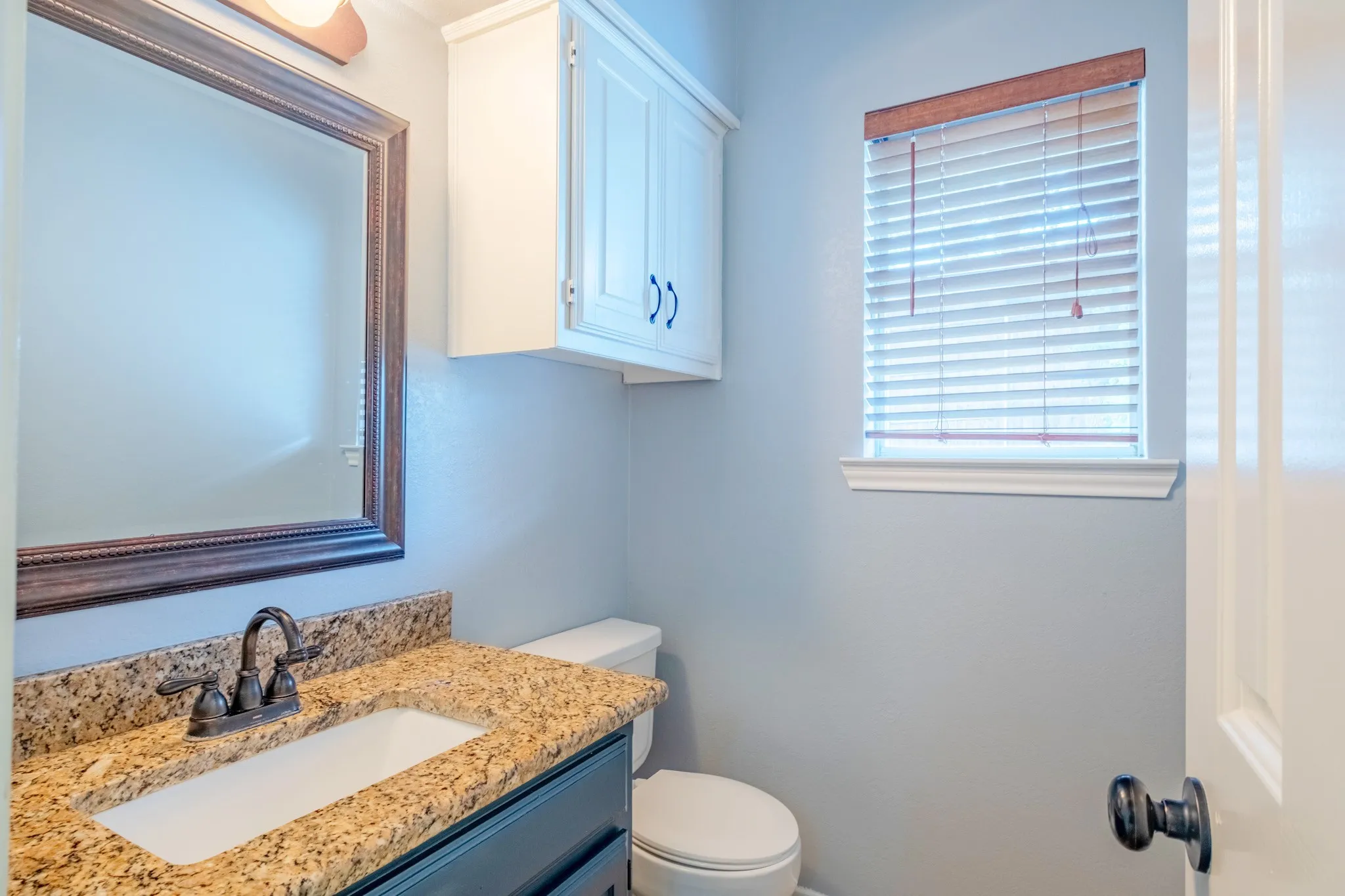 Single Family Residence For Sale in Denton County , 1502 Mission Hills Lane, Corinth, Texas 76210, 3 Bedroom, 3 Bathroom, 2 Garage spaces, 2,222 Sqft, built in 1987, mls#21333609, Real Estate Agent in Corinth, Homes For Sale in Denton county, Homes For Sale in Corinth, Realtor in Corinth Texas, Real Estate Brokerage Independent Realty Texas, Luminita Cordes Realtor