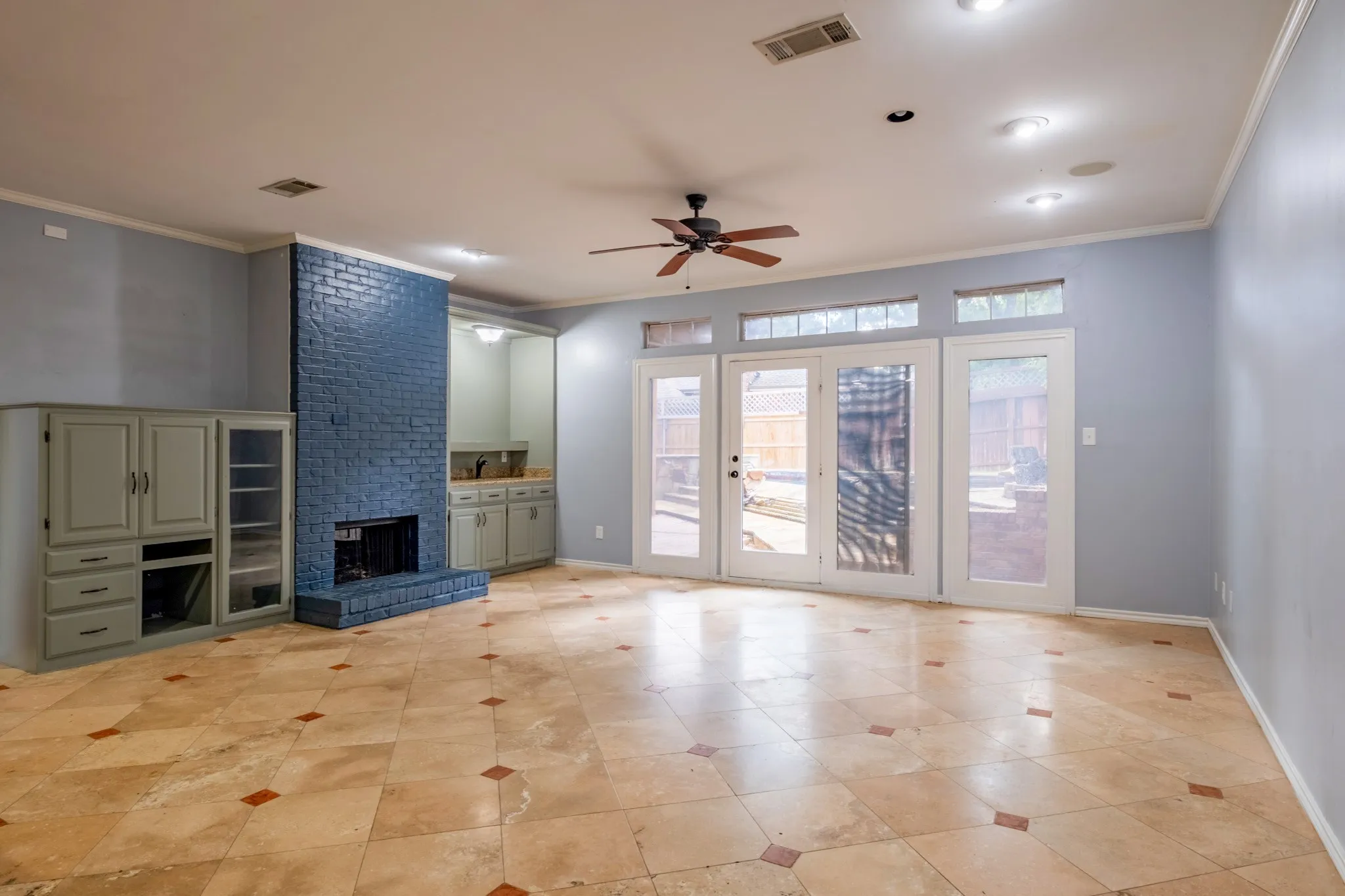 Single Family Residence For Sale in Denton County , 1502 Mission Hills Lane, Corinth, Texas 76210, 3 Bedroom, 3 Bathroom, 2 Garage spaces, 2,222 Sqft, built in 1987, mls#21333609, Real Estate Agent in Corinth, Homes For Sale in Denton county, Homes For Sale in Corinth, Realtor in Corinth Texas, Real Estate Brokerage Independent Realty Texas, Luminita Cordes Realtor