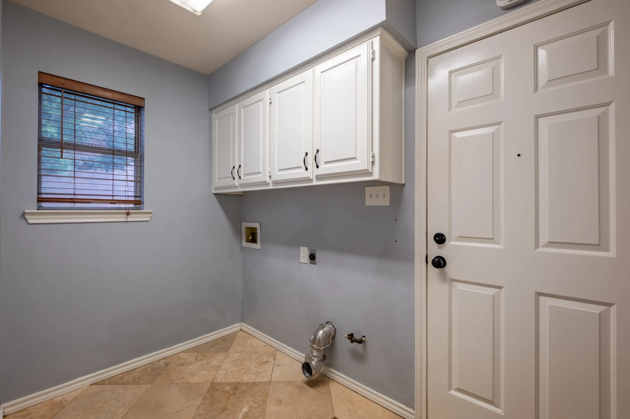 Single Family Residence For Sale in Denton County , 1502 Mission Hills Lane, Corinth, Texas 76210, 3 Bedroom, 3 Bathroom, 2 Garage spaces, 2,222 Sqft, built in 1987, mls#21333609, Real Estate Agent in Corinth, Homes For Sale in Denton county, Homes For Sale in Corinth, Realtor in Corinth Texas, Real Estate Brokerage Independent Realty Texas, Luminita Cordes Realtor