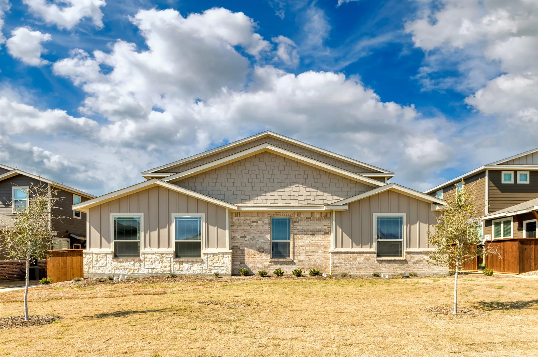 Apartment For Rent in Ellis County , 729 Harvest Moon Drive, Venus, Texas 76084, 2 Bedroom, 2 Bathroom, 1 Garage spaces, 1,134 Sqft, built in 2022, mls#21333648, Real Estate Agent in Venus, Homes For Rent in Ellis county, Homes For Rent in Venus, Realtor in Venus Texas, Real Estate Brokerage Independent Realty Texas, Luminita Cordes Realtor