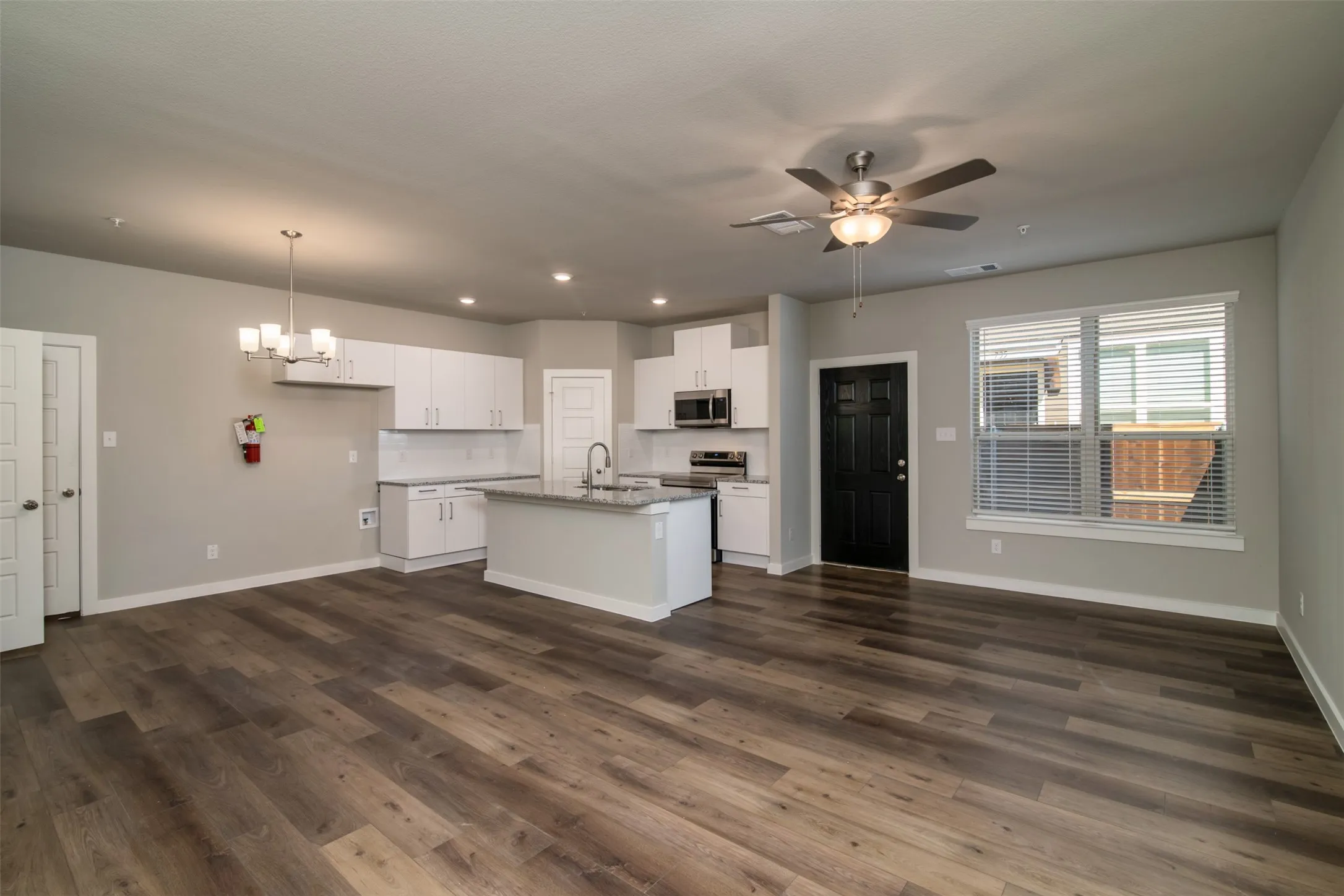 Apartment For Rent in Ellis County , 729 Harvest Moon Drive, Venus, Texas 76084, 2 Bedroom, 2 Bathroom, 1 Garage spaces, 1,134 Sqft, built in 2022, mls#21333648, Real Estate Agent in Venus, Homes For Rent in Ellis county, Homes For Rent in Venus, Realtor in Venus Texas, Real Estate Brokerage Independent Realty Texas, Luminita Cordes Realtor