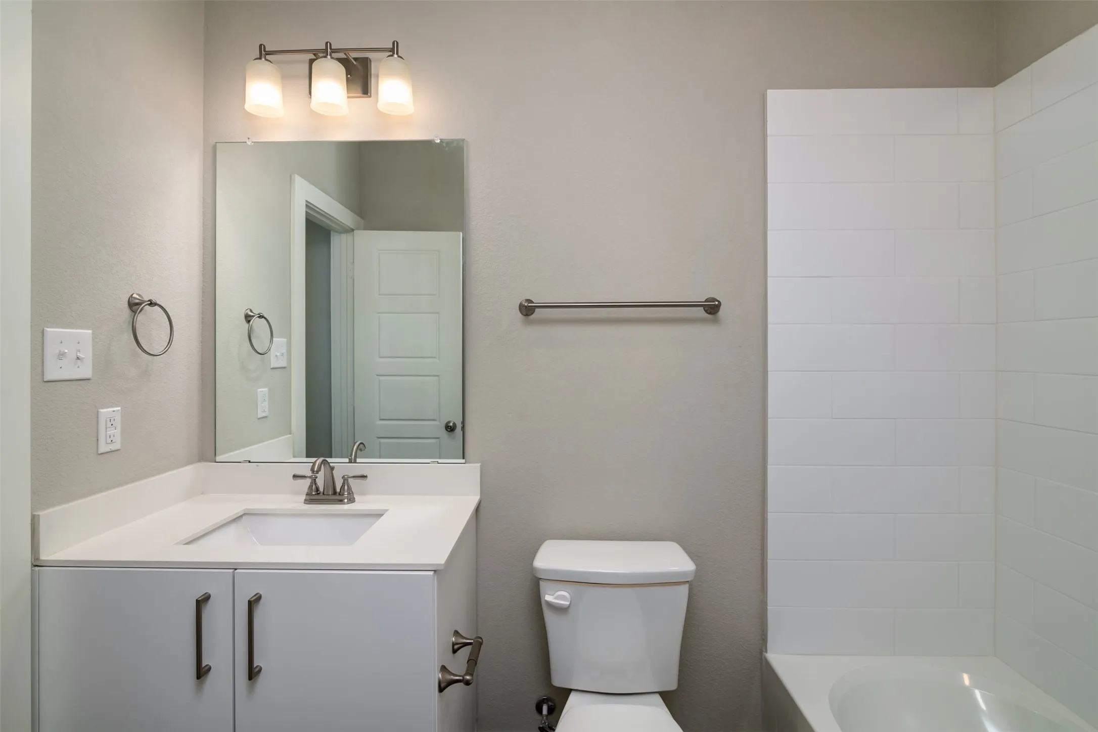 Apartment For Rent in Ellis County , 729 Harvest Moon Drive, Venus, Texas 76084, 2 Bedroom, 2 Bathroom, 1 Garage spaces, 1,134 Sqft, built in 2022, mls#21333648, Real Estate Agent in Venus, Homes For Rent in Ellis county, Homes For Rent in Venus, Realtor in Venus Texas, Real Estate Brokerage Independent Realty Texas, Luminita Cordes Realtor