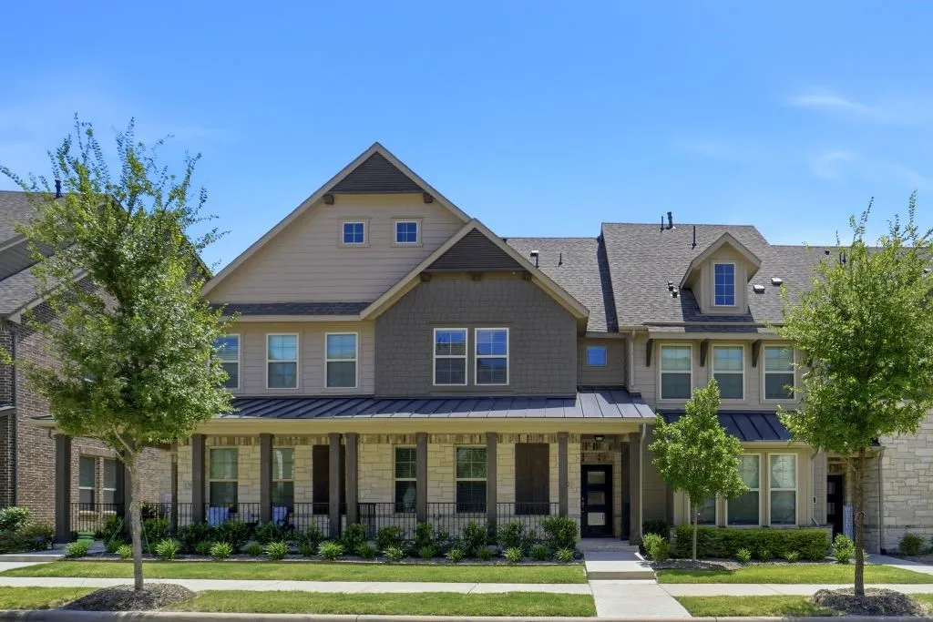 Townhouse For Sale in Dallas County , 7822 Bayside Drive, Rowlett, Texas 75088, 3 Bedroom, 4 Bathroom, 2 Garage spaces, 2,223 Sqft, built in 2022, mls#21333427, Real Estate Agent in Rowlett, Homes For Sale in Dallas county, Homes For Sale in Rowlett, Realtor in Rowlett Texas, Real Estate Brokerage Independent Realty Texas, Luminita Cordes Realtor