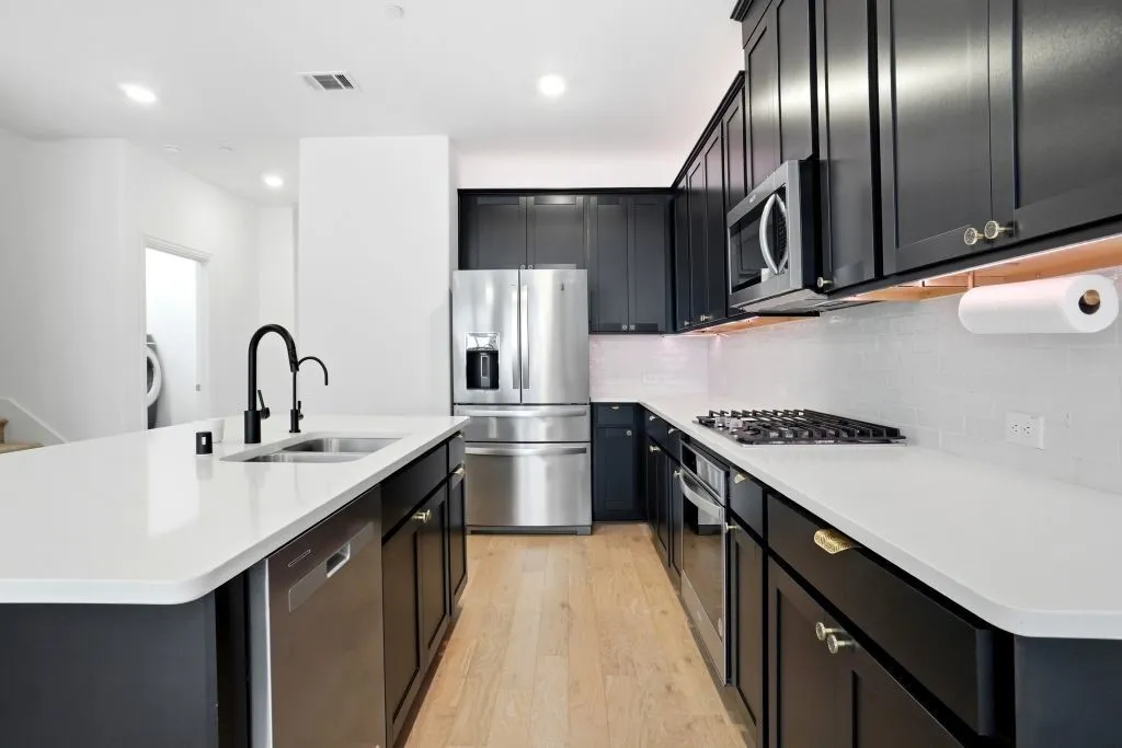 Townhouse For Sale in Dallas County , 7822 Bayside Drive, Rowlett, Texas 75088, 3 Bedroom, 4 Bathroom, 2 Garage spaces, 2,223 Sqft, built in 2022, mls#21333427, Real Estate Agent in Rowlett, Homes For Sale in Dallas county, Homes For Sale in Rowlett, Realtor in Rowlett Texas, Real Estate Brokerage Independent Realty Texas, Luminita Cordes Realtor