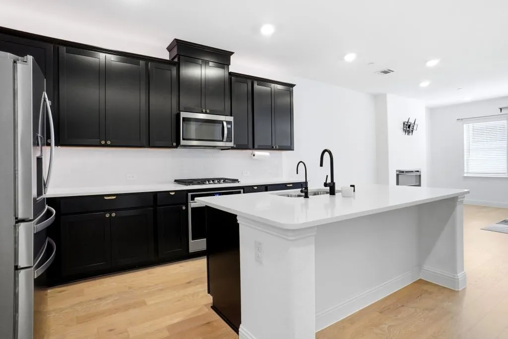 Townhouse For Sale in Dallas County , 7822 Bayside Drive, Rowlett, Texas 75088, 3 Bedroom, 4 Bathroom, 2 Garage spaces, 2,223 Sqft, built in 2022, mls#21333427, Real Estate Agent in Rowlett, Homes For Sale in Dallas county, Homes For Sale in Rowlett, Realtor in Rowlett Texas, Real Estate Brokerage Independent Realty Texas, Luminita Cordes Realtor