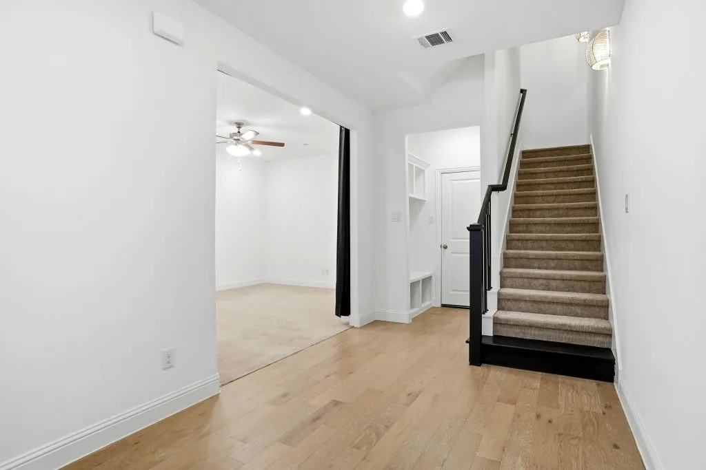 Townhouse For Sale in Dallas County , 7822 Bayside Drive, Rowlett, Texas 75088, 3 Bedroom, 4 Bathroom, 2 Garage spaces, 2,223 Sqft, built in 2022, mls#21333427, Real Estate Agent in Rowlett, Homes For Sale in Dallas county, Homes For Sale in Rowlett, Realtor in Rowlett Texas, Real Estate Brokerage Independent Realty Texas, Luminita Cordes Realtor