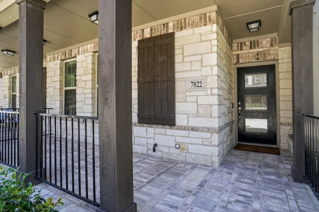 Townhouse For Sale in Dallas County , 7822 Bayside Drive, Rowlett, Texas 75088, 3 Bedroom, 4 Bathroom, 2 Garage spaces, 2,223 Sqft, built in 2022, mls#21333427, Real Estate Agent in Rowlett, Homes For Sale in Dallas county, Homes For Sale in Rowlett, Realtor in Rowlett Texas, Real Estate Brokerage Independent Realty Texas, Luminita Cordes Realtor