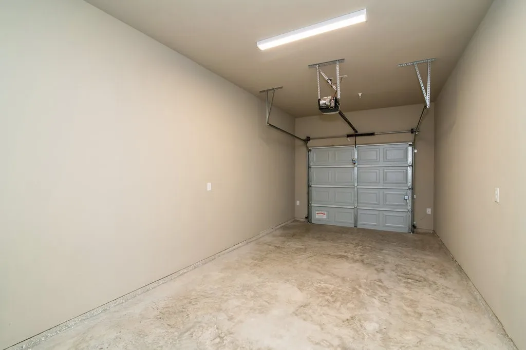 Apartment For Rent in Ellis County , 605 Harvest Moon Drive, Venus, Texas 76084, 2 Bedroom, 2 Bathroom, 1 Garage spaces, 1,134 Sqft, built in 2022, mls#21333664, Real Estate Agent in Venus, Homes For Rent in Ellis county, Homes For Rent in Venus, Realtor in Venus Texas, Real Estate Brokerage Independent Realty Texas, Luminita Cordes Realtor