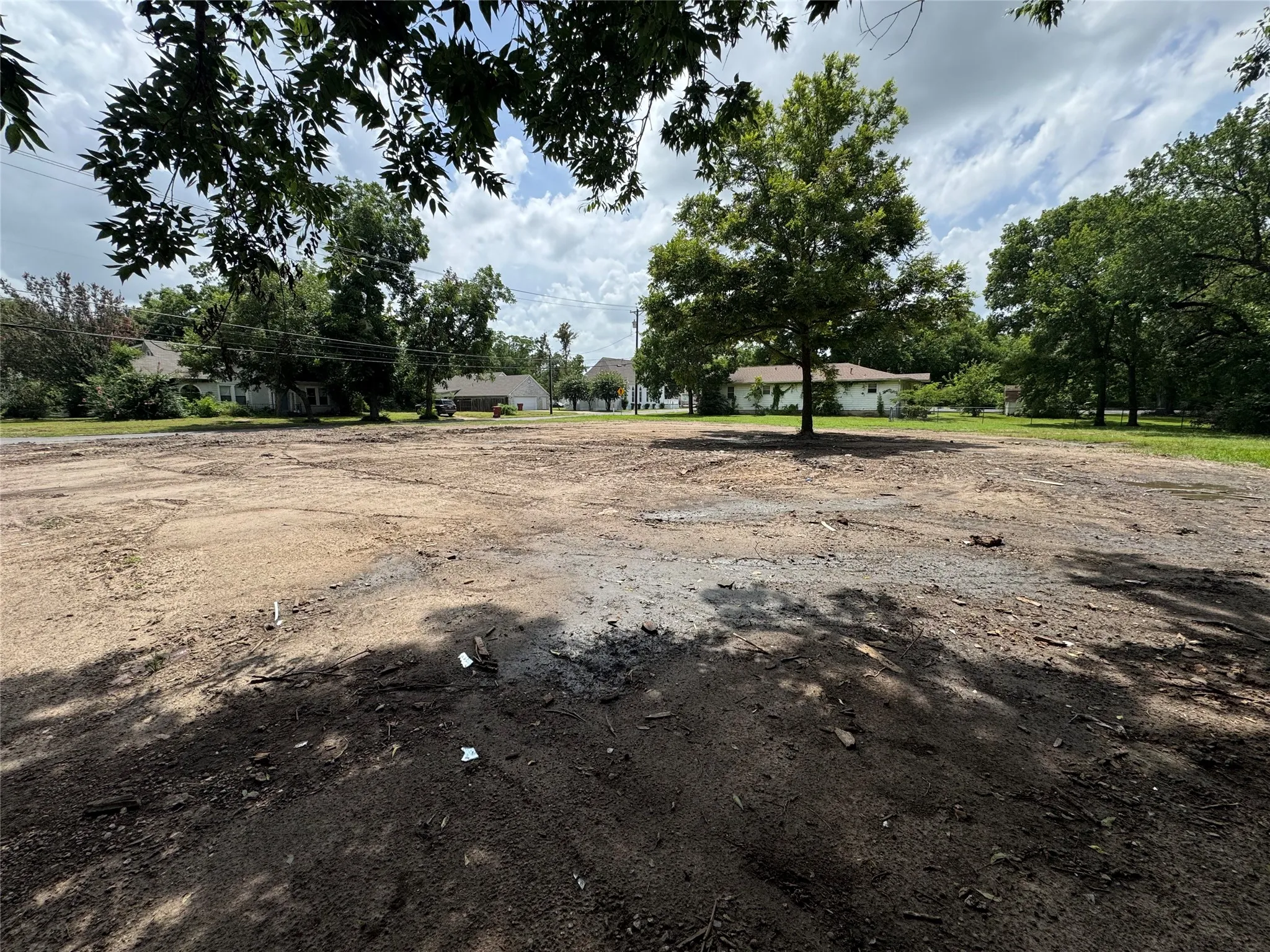 Unimproved Land For Sale in Fannin County , 300 W 10th Street, Bonham, Texas 75418, 0, 0, Garage spaces, 0 Sqft, built in 0, Price $100,000, mls#21333467, Real Estate Agent in Bonham, Homes For Sale in Fannin county, Homes For Sale in Bonham, Realtor in Bonham Texas, Real Estate Brokerage Independent Realty Texas, Luminita Cordes Realtor