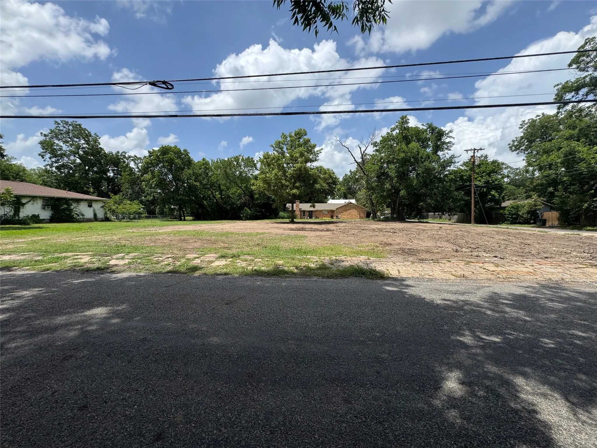 Unimproved Land For Sale in Fannin County , 300 W 10th Street, Bonham, Texas 75418, 0, 0, Garage spaces, 0 Sqft, built in 0, Price $100,000, mls#21333467, Real Estate Agent in Bonham, Homes For Sale in Fannin county, Homes For Sale in Bonham, Realtor in Bonham Texas, Real Estate Brokerage Independent Realty Texas, Luminita Cordes Realtor