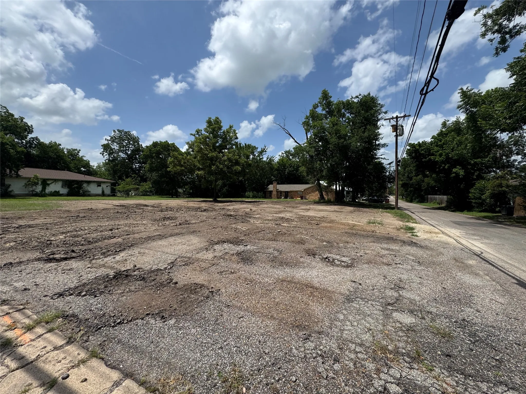 Unimproved Land For Sale in Fannin County , 300 W 10th Street, Bonham, Texas 75418, 0, 0, Garage spaces, 0 Sqft, built in 0, Price $100,000, mls#21333467, Real Estate Agent in Bonham, Homes For Sale in Fannin county, Homes For Sale in Bonham, Realtor in Bonham Texas, Real Estate Brokerage Independent Realty Texas, Luminita Cordes Realtor
